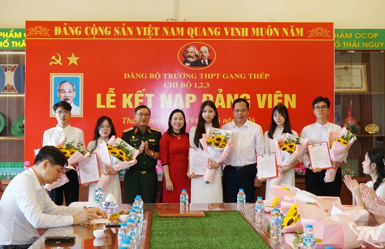 Anh-tin-bai