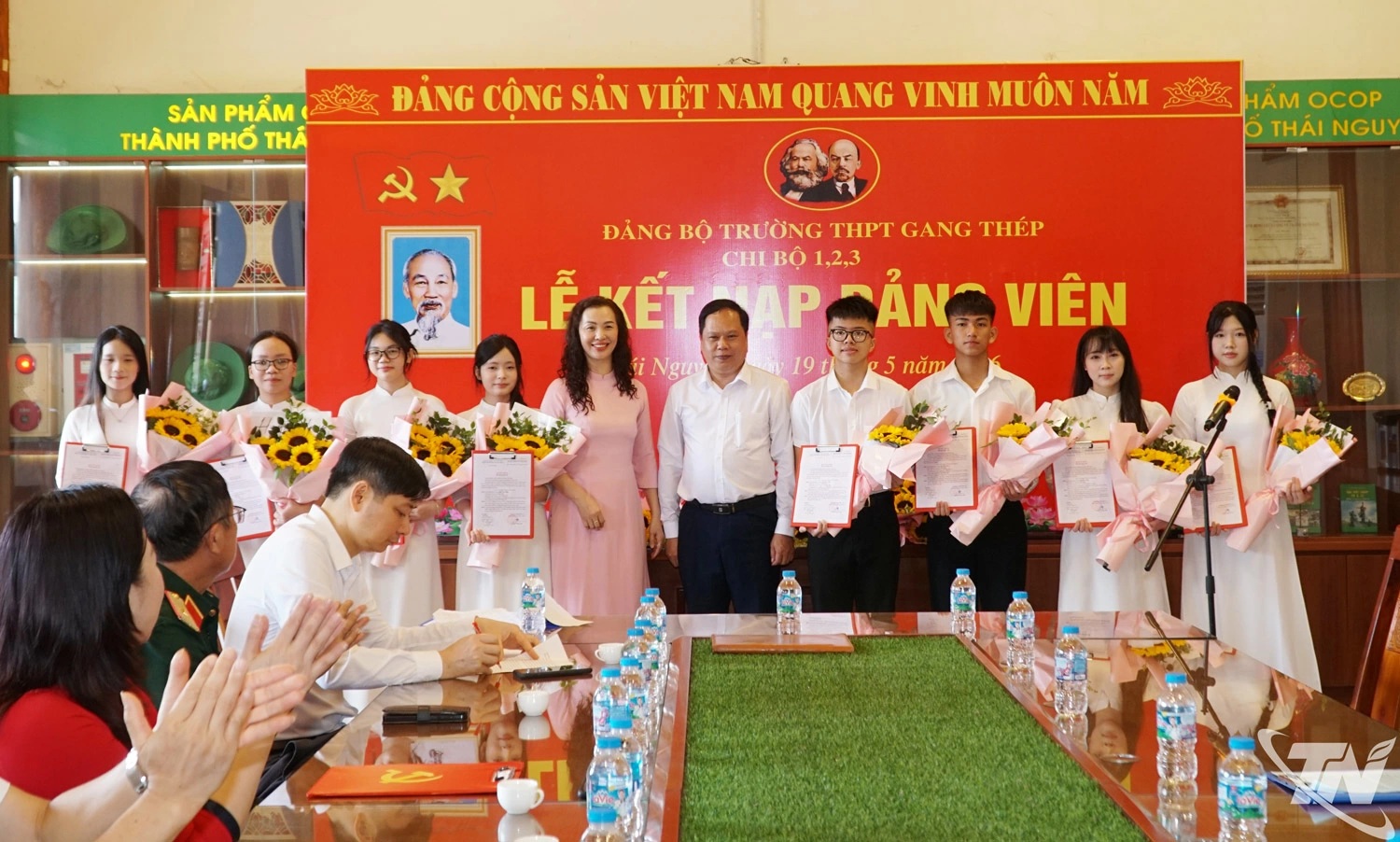 Anh-tin-bai