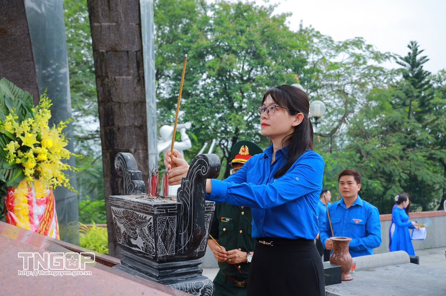 Anh-tin-bai