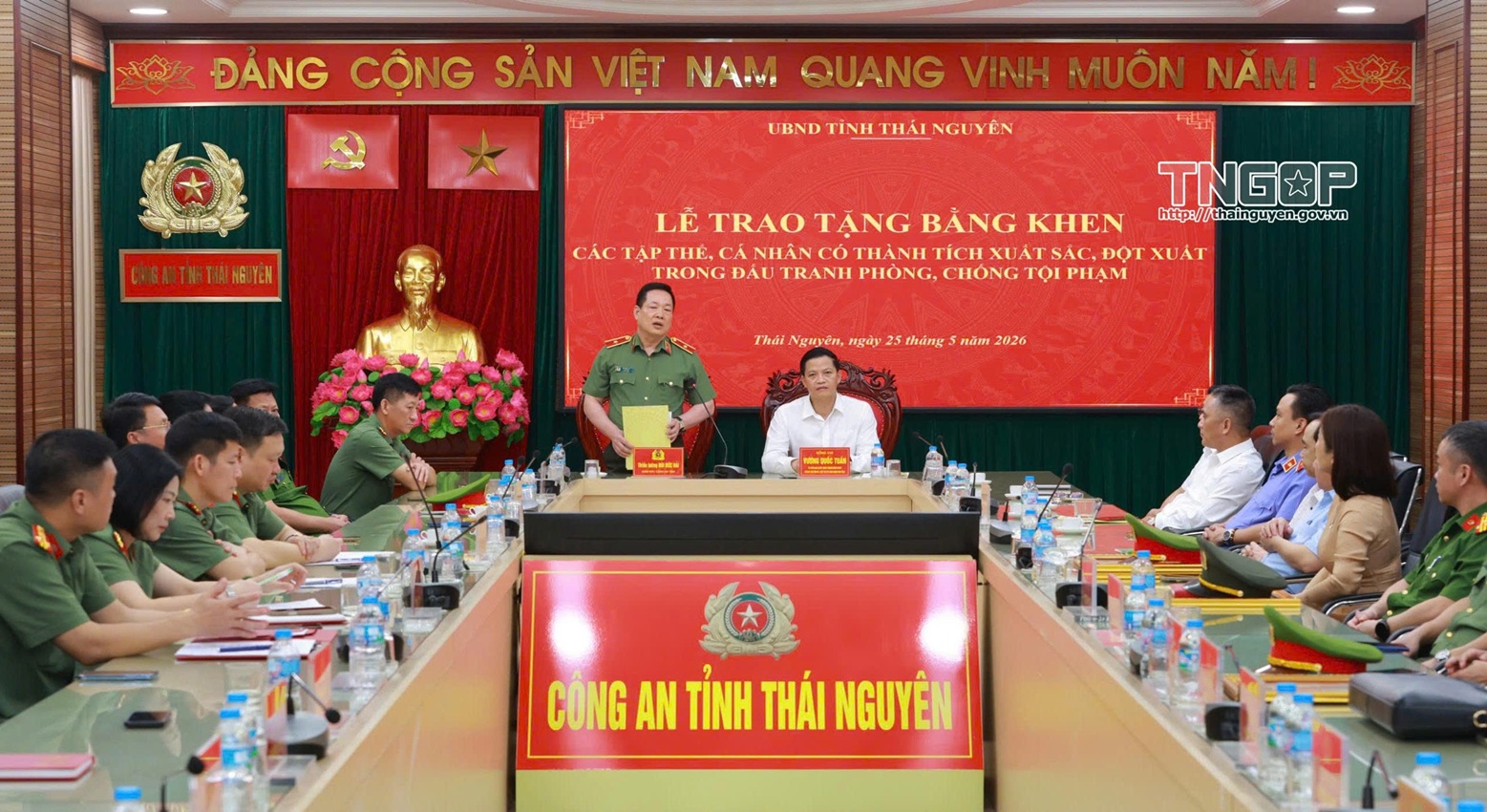Anh-tin-bai