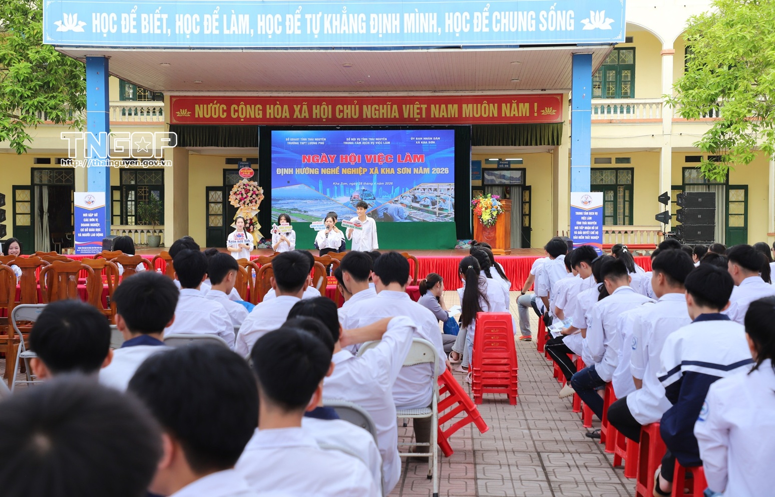 Anh-tin-bai