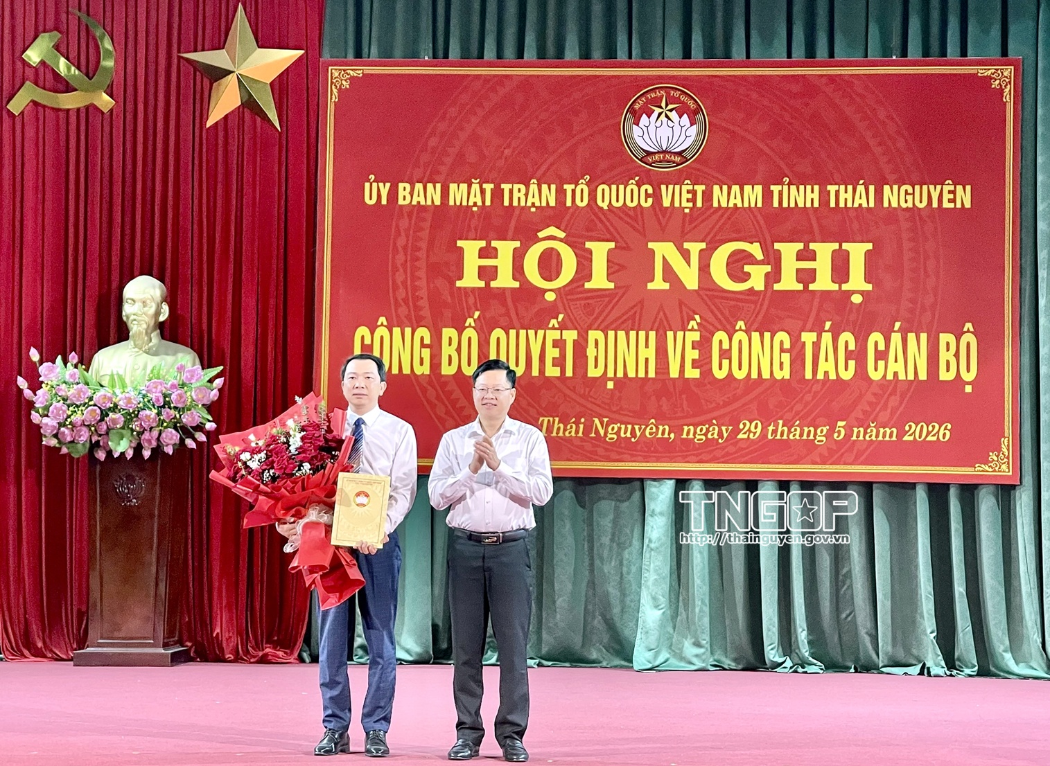 Anh-tin-bai