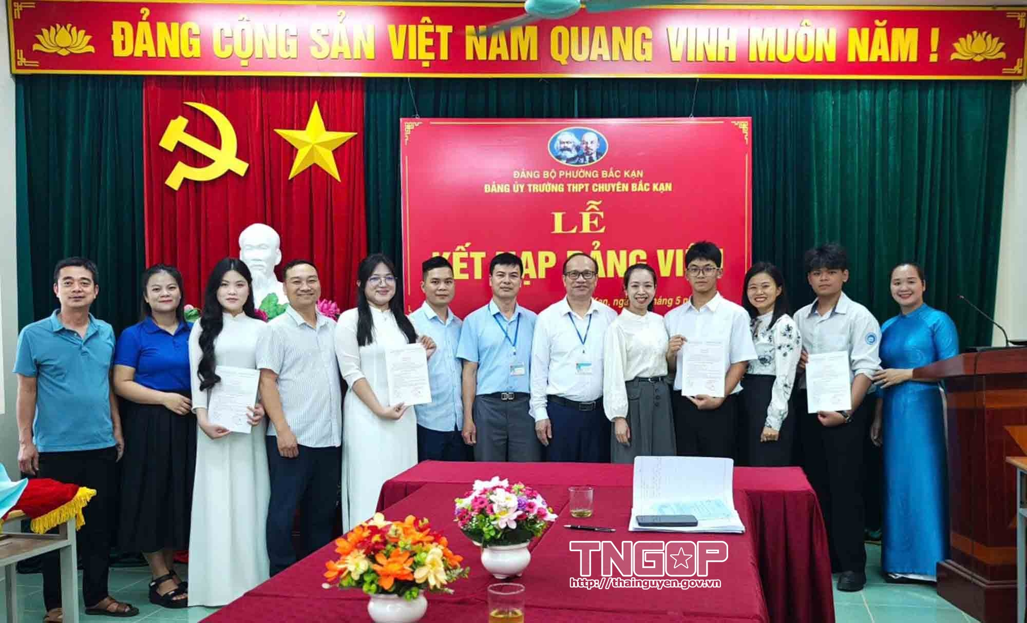 Anh-tin-bai