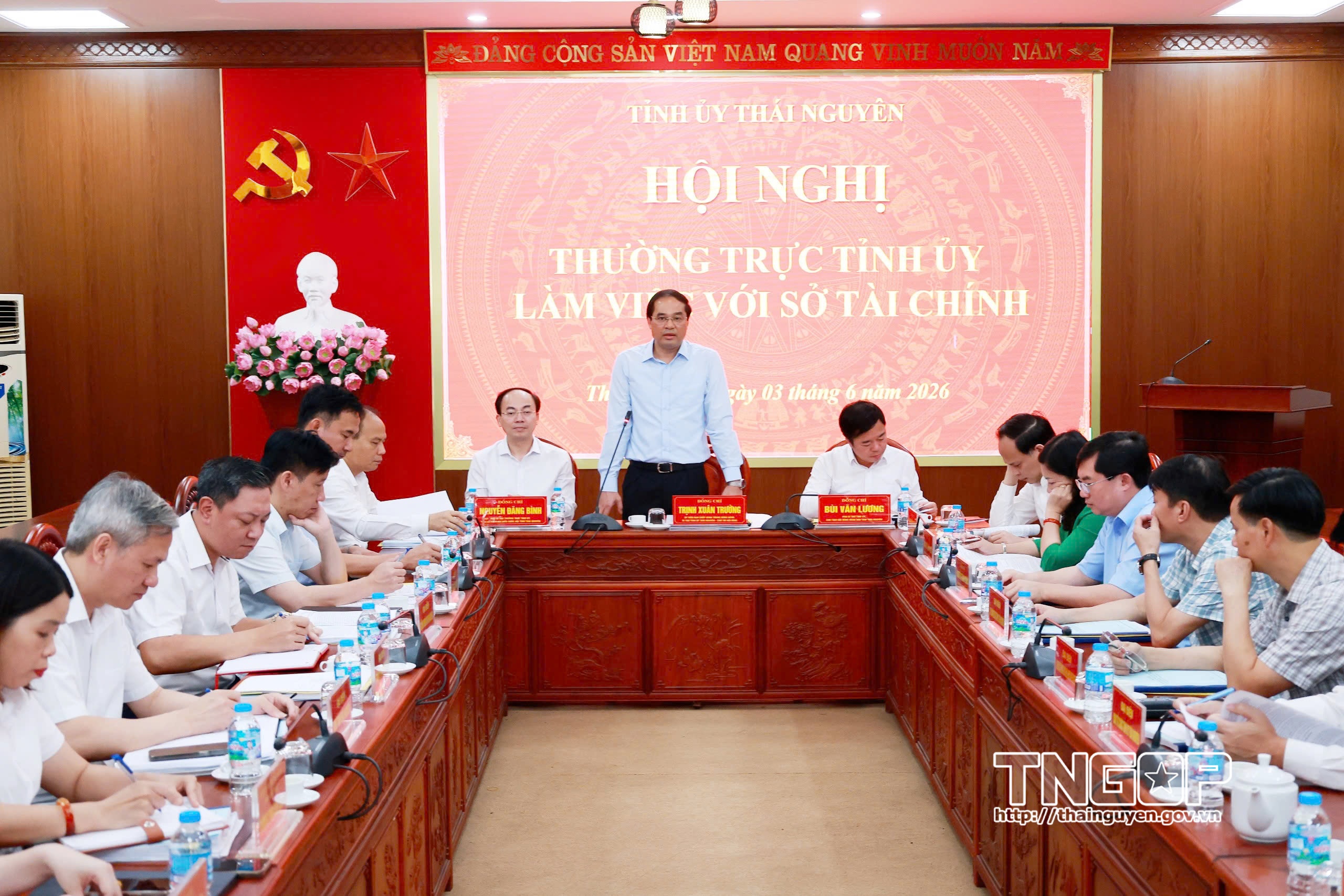 Anh-tin-bai