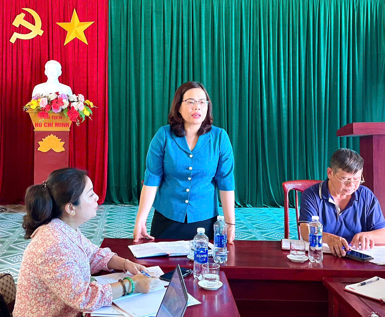Anh-tin-bai