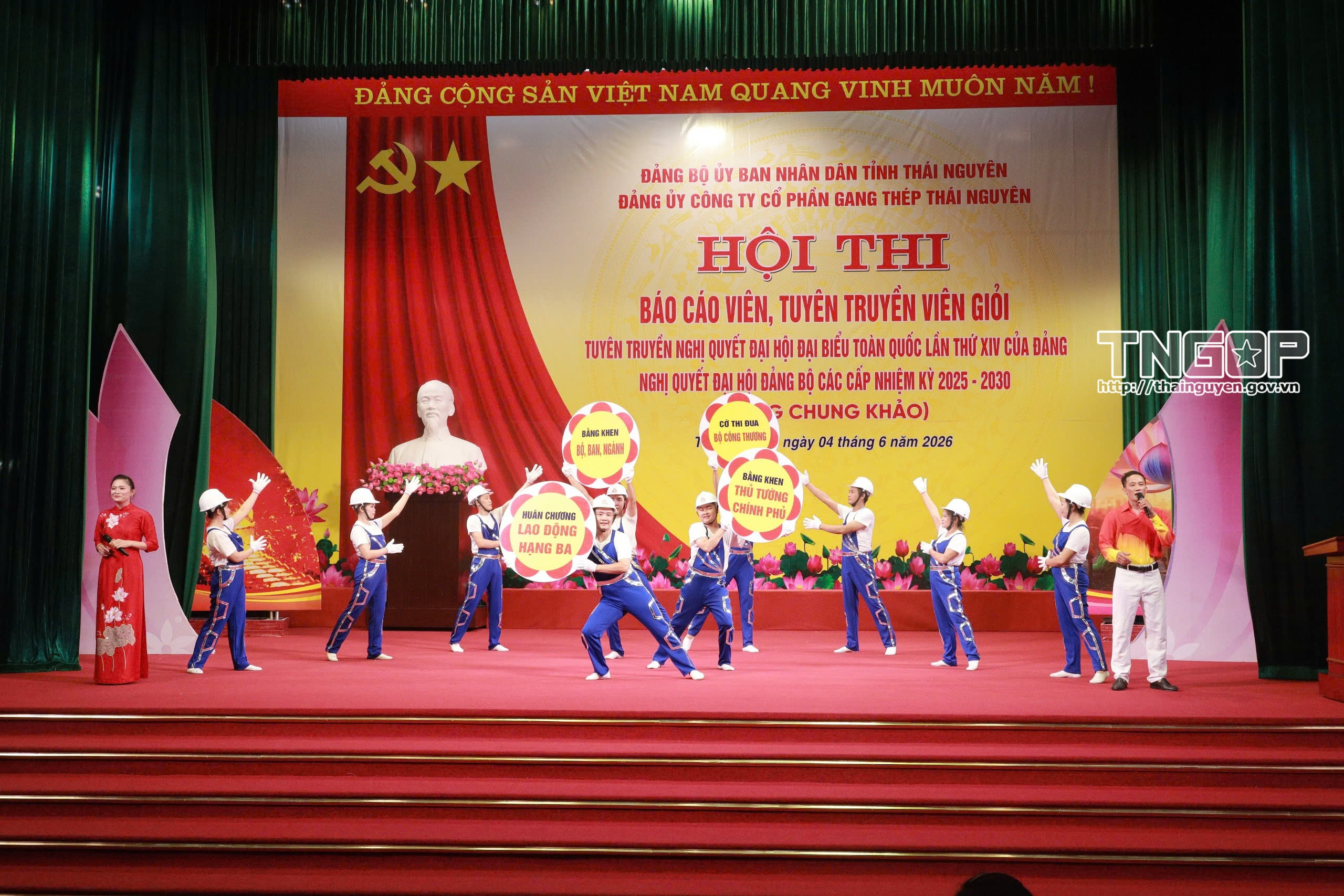 Anh-tin-bai
