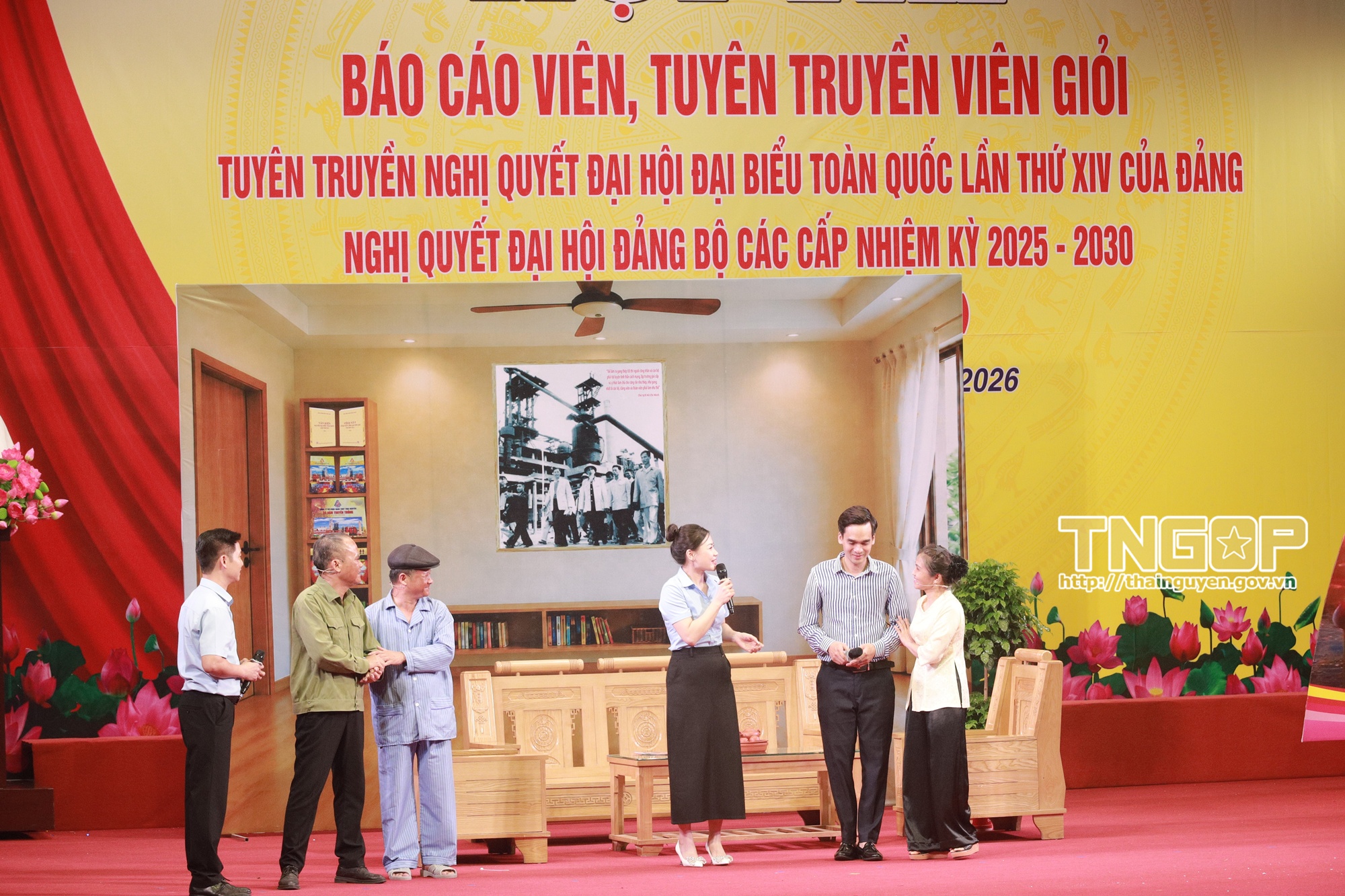 Anh-tin-bai