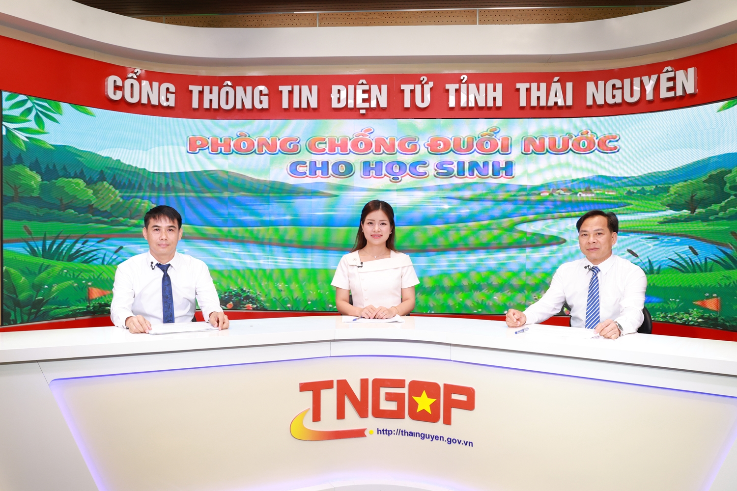 Anh-tin-bai