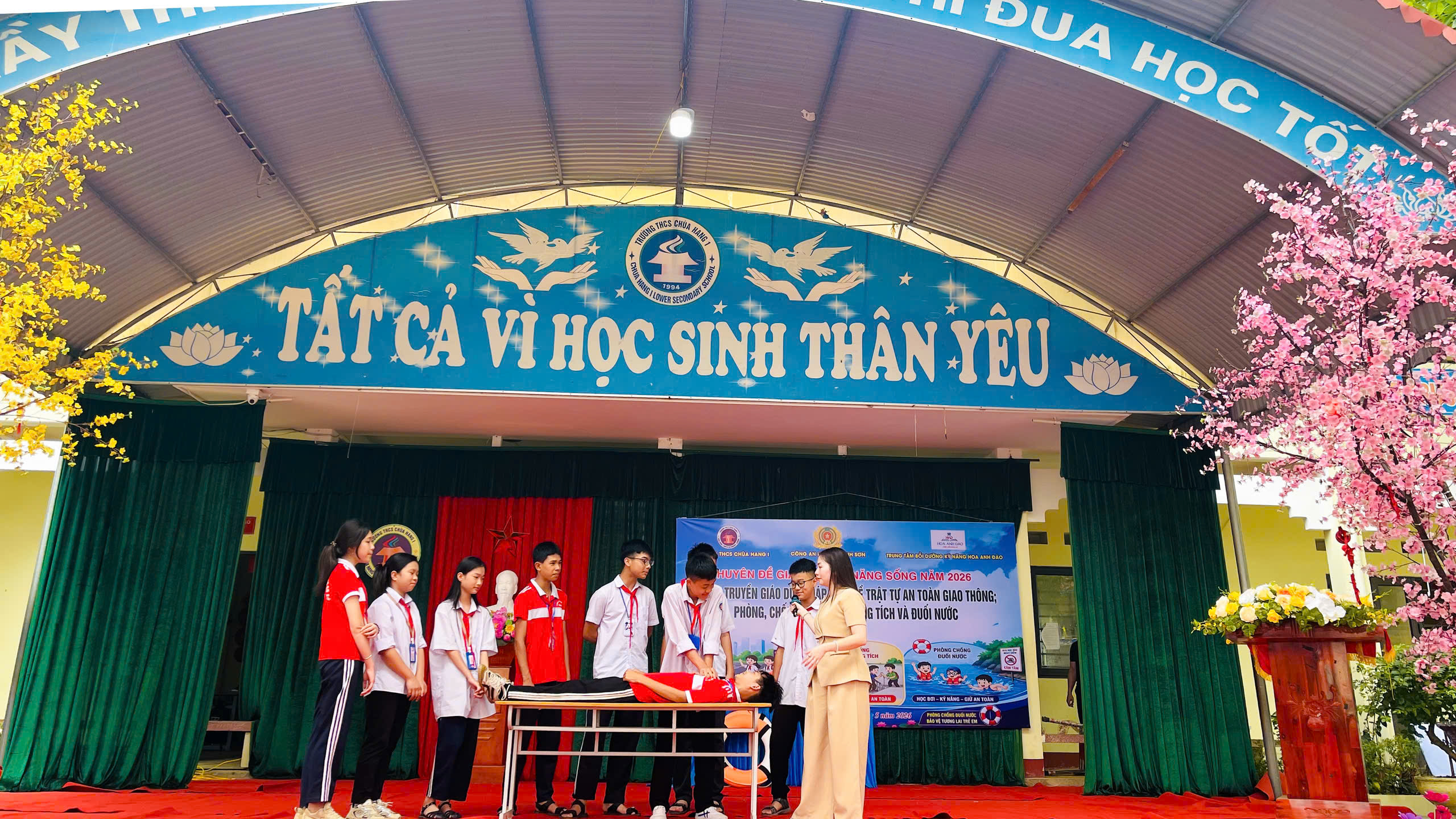 Anh-tin-bai