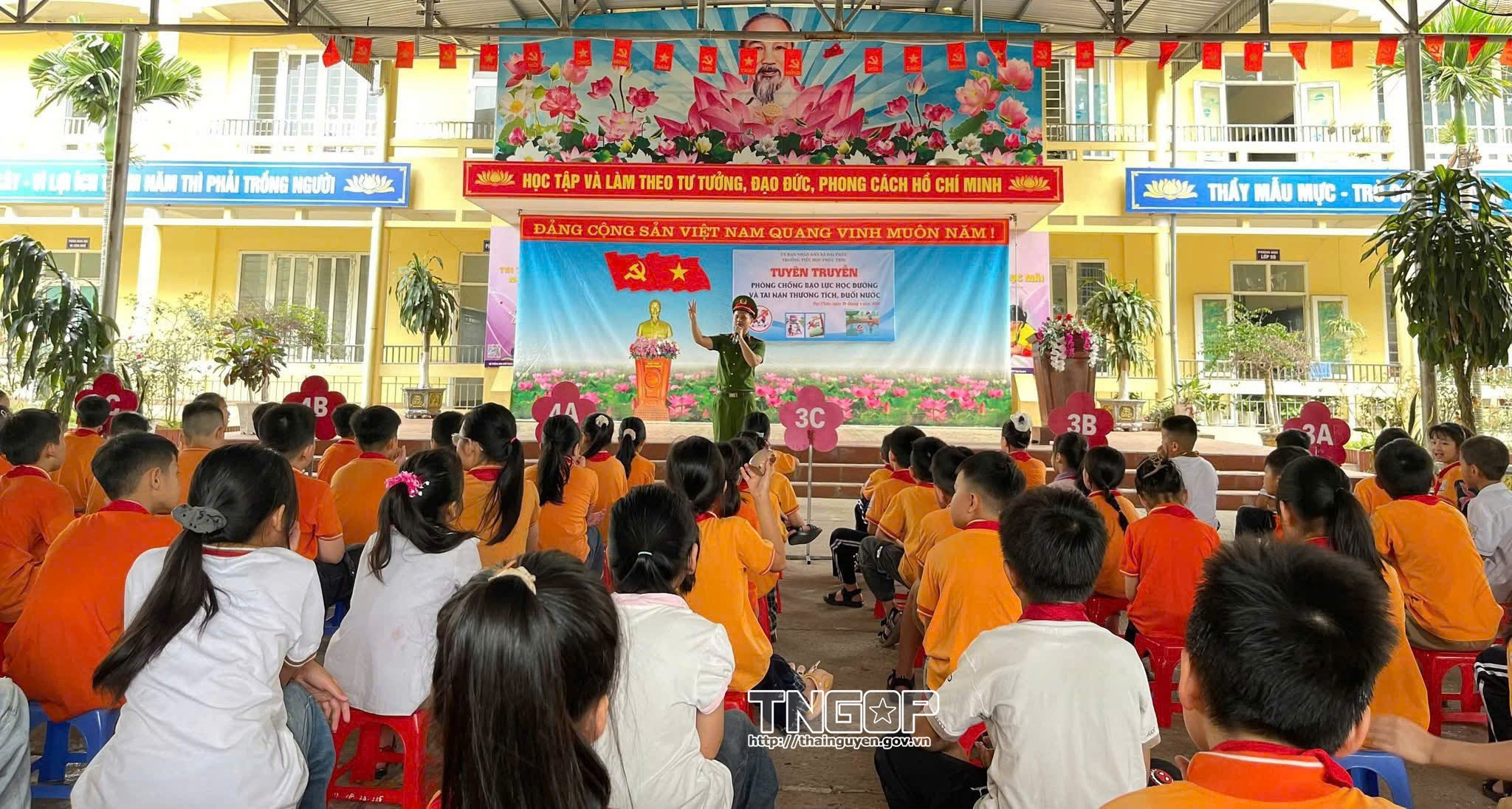 Anh-tin-bai