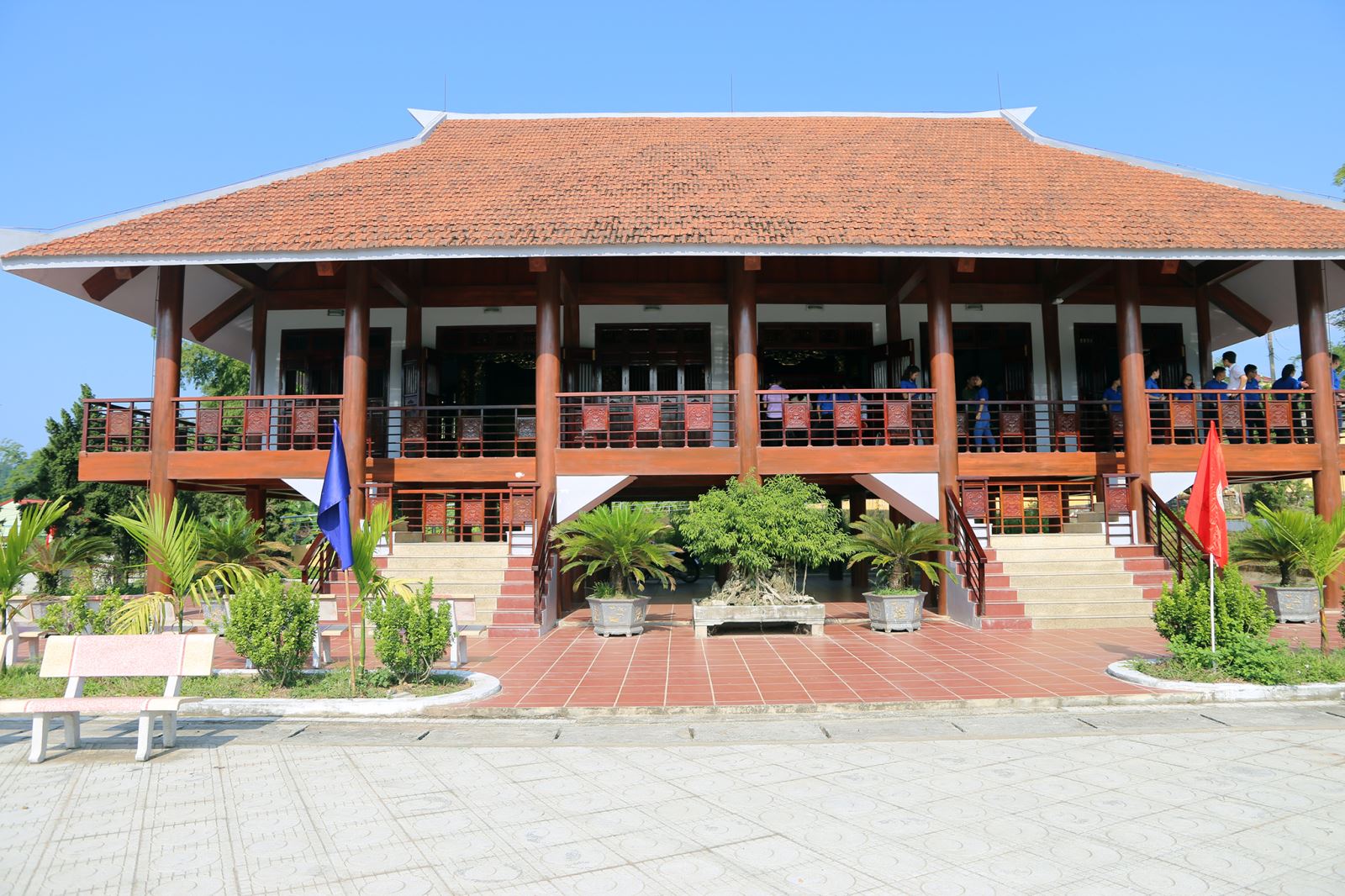 Anh-tin-bai