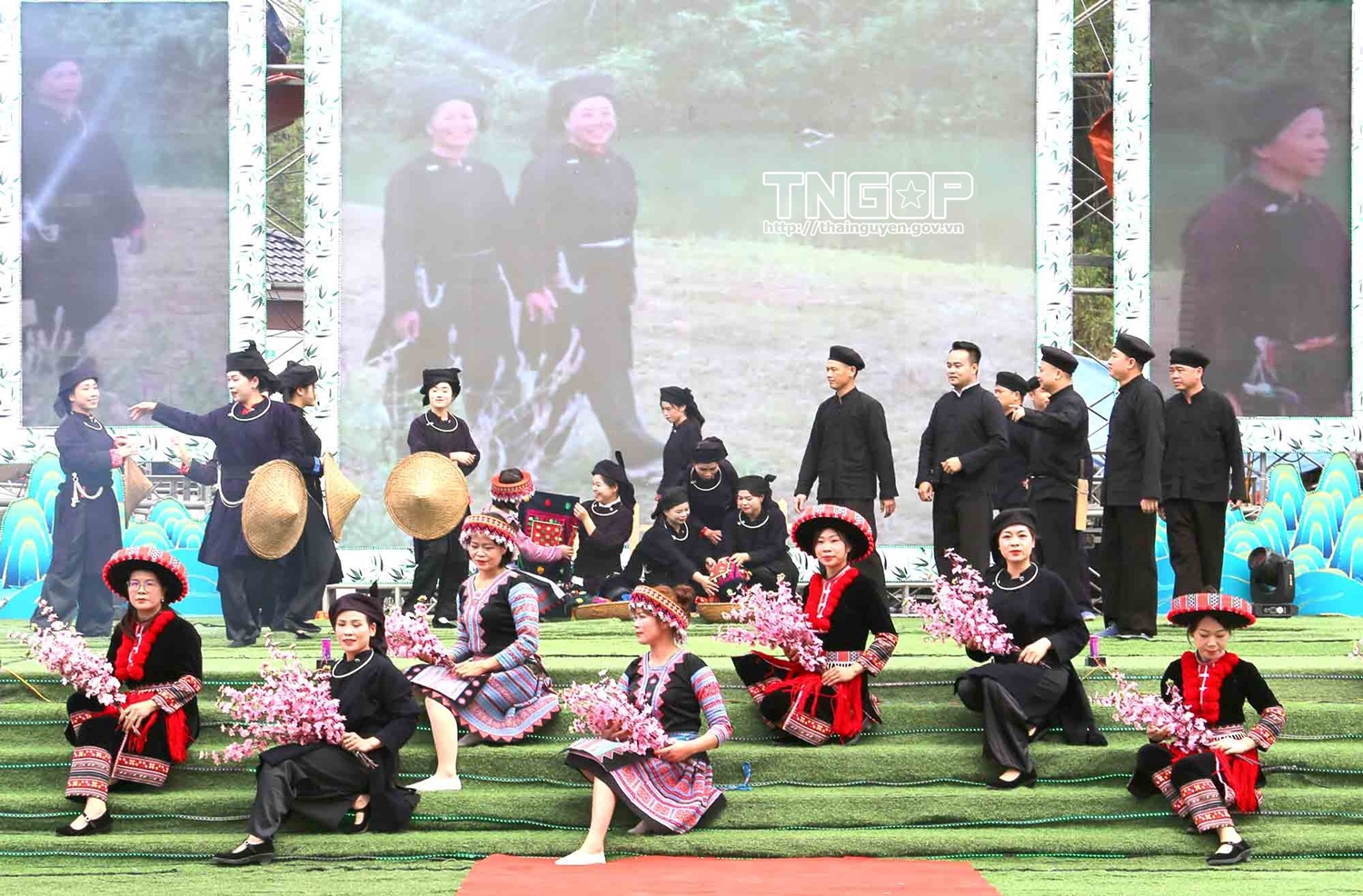 Anh-tin-bai