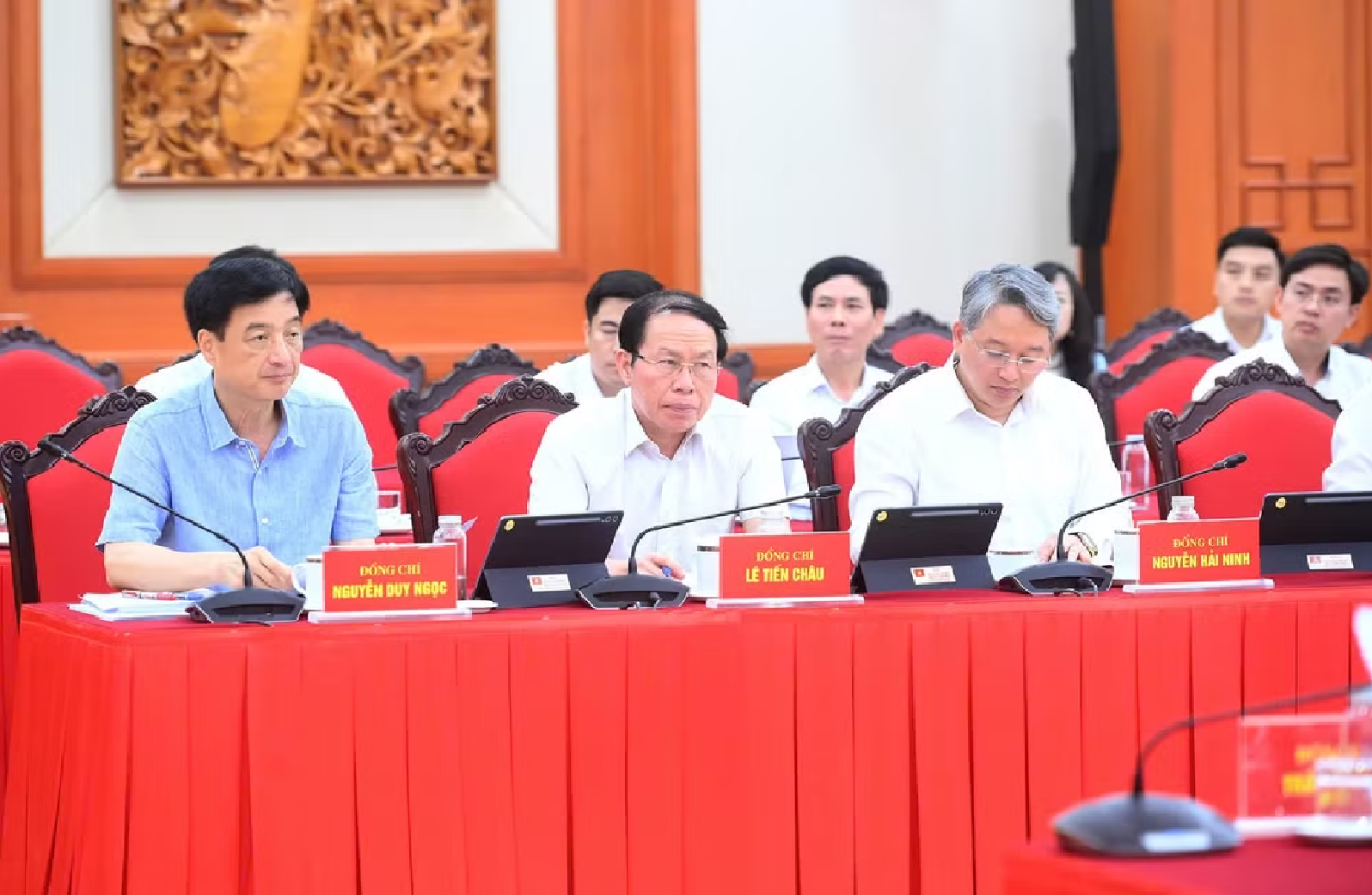 Anh-tin-bai