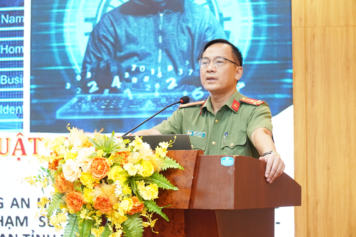 Anh-tin-bai