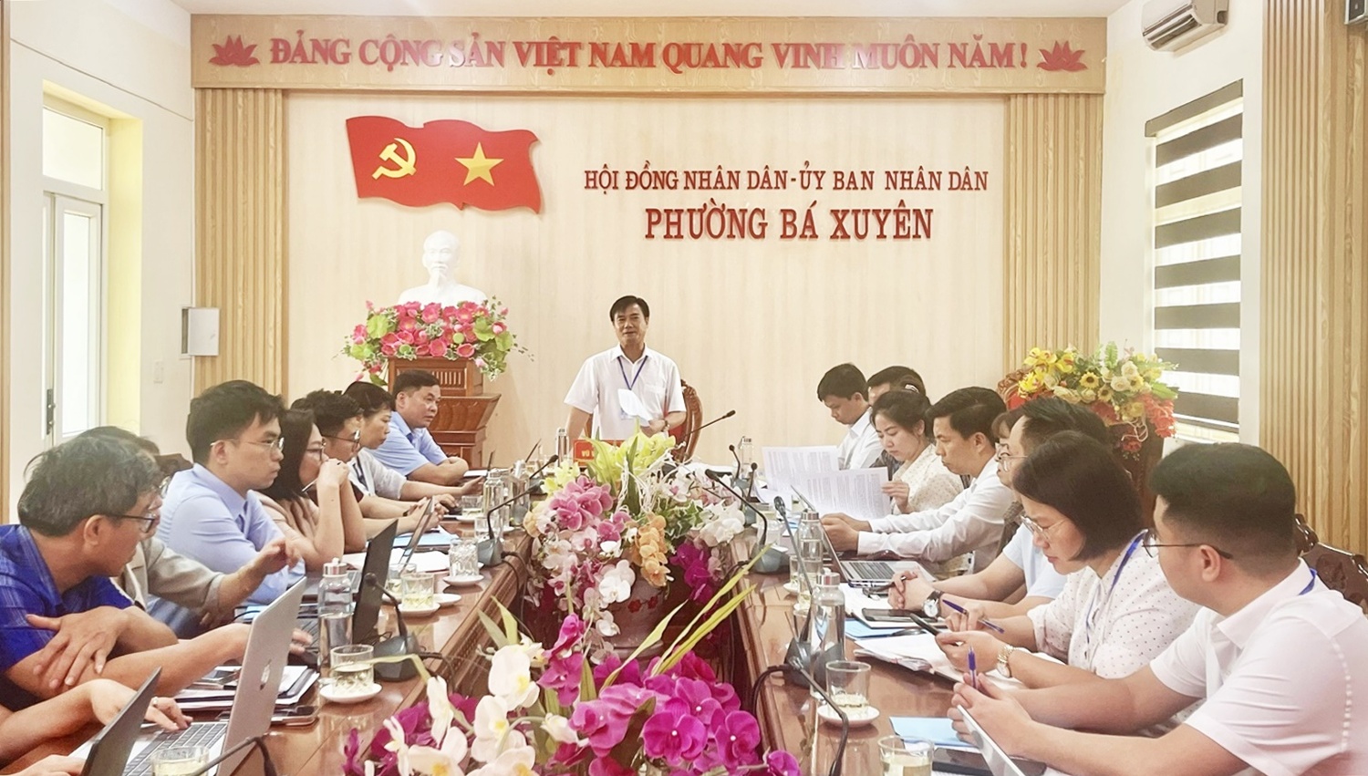 Anh-tin-bai