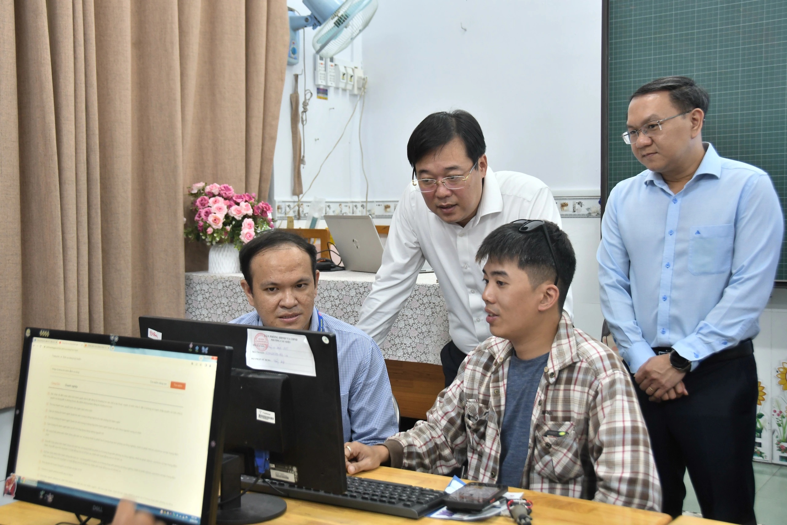 Anh-tin-bai