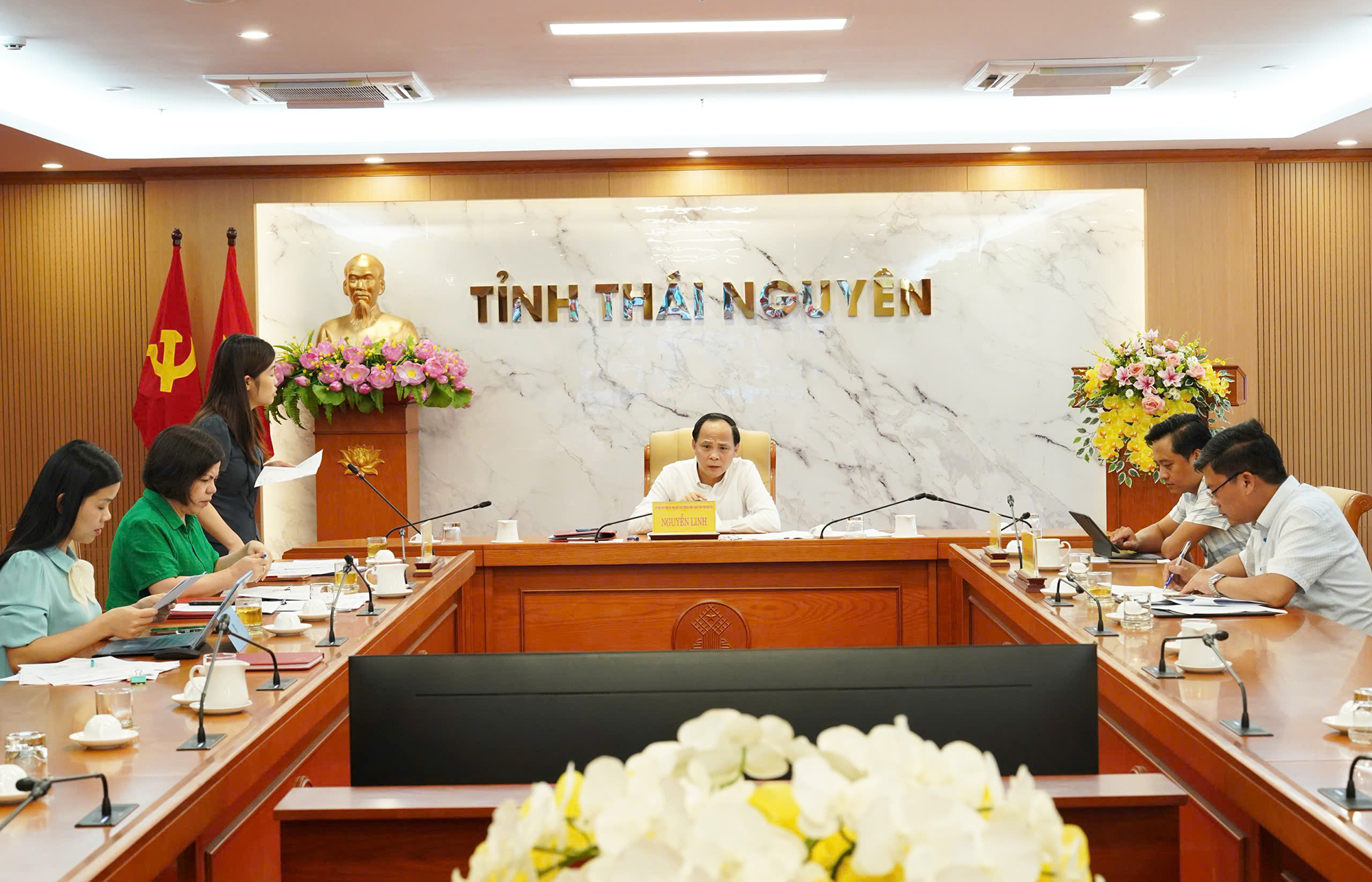 Anh-tin-bai
