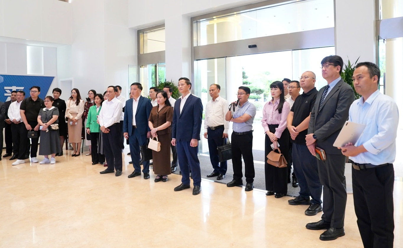 Đoàn công tác tỉnh Thái Nguyên làm việc với Tập đoàn Luxshare (Trung Quốc)