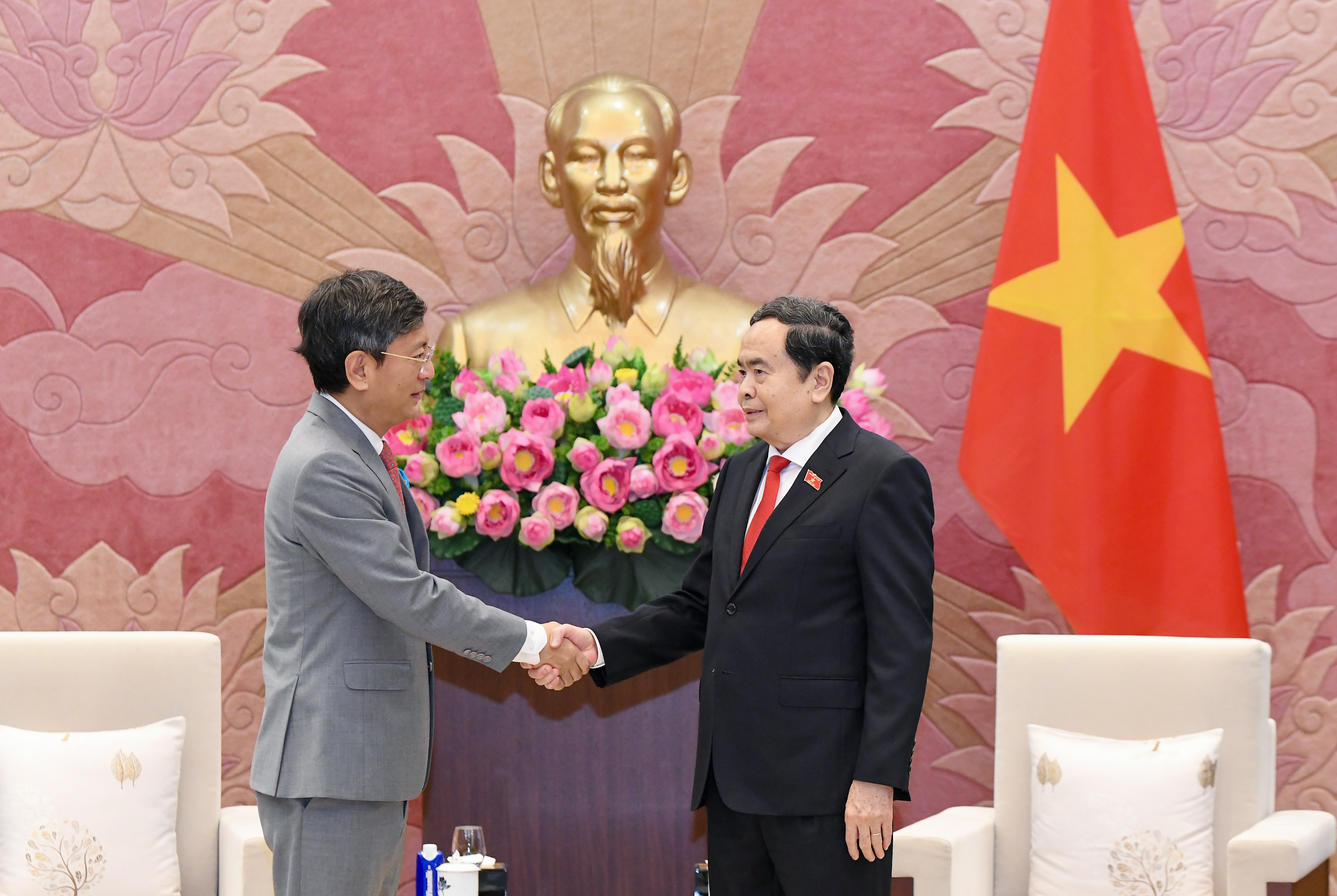 Anh-tin-bai