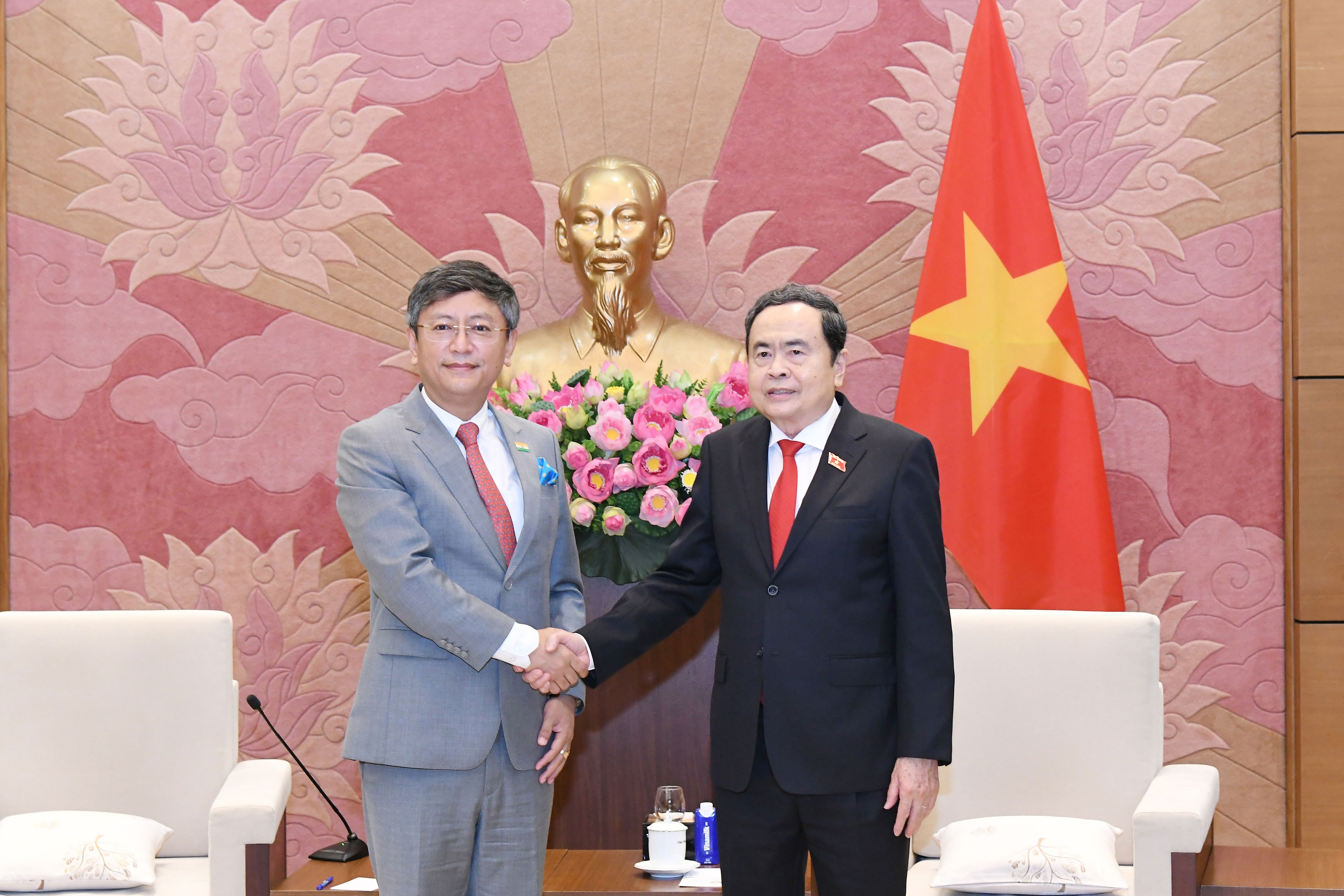 Anh-tin-bai