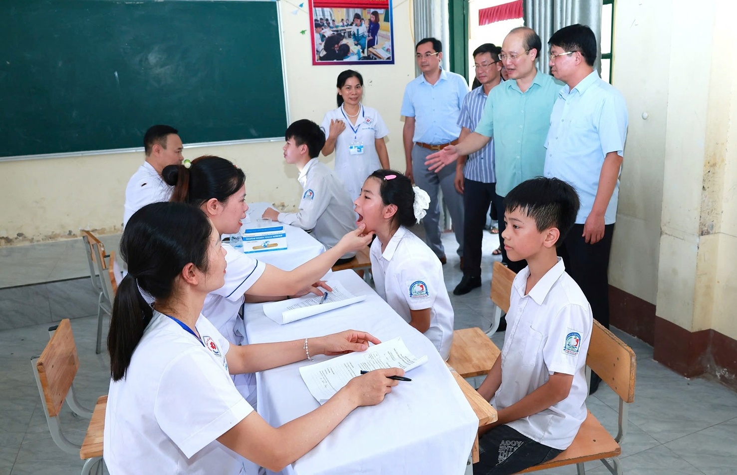 Anh-tin-bai
