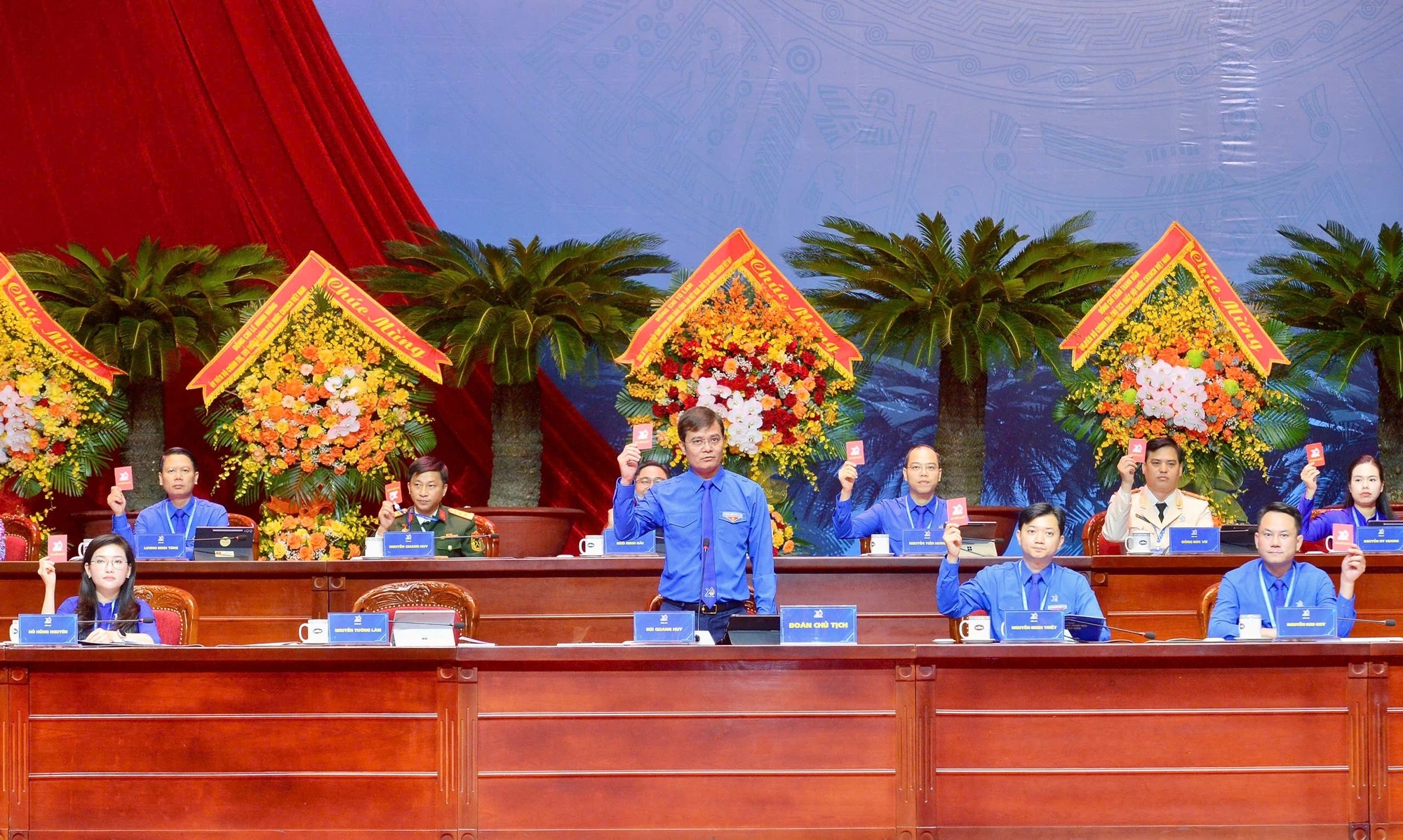 Anh-tin-bai