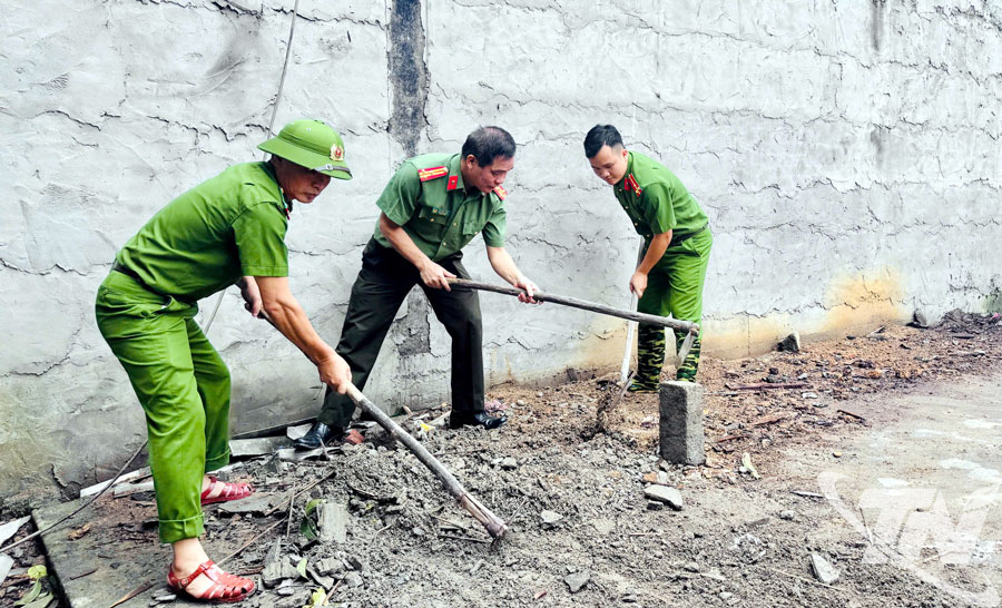 Anh-tin-bai