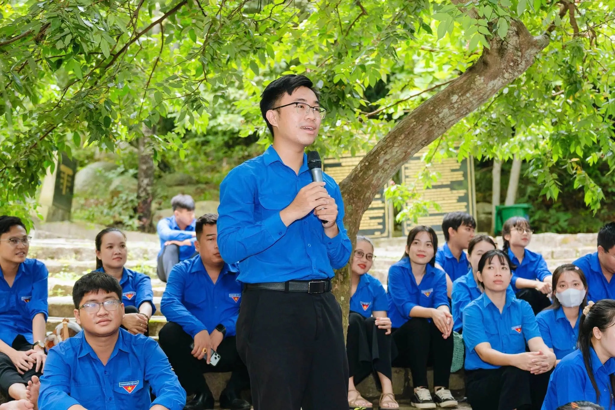 Anh-tin-bai