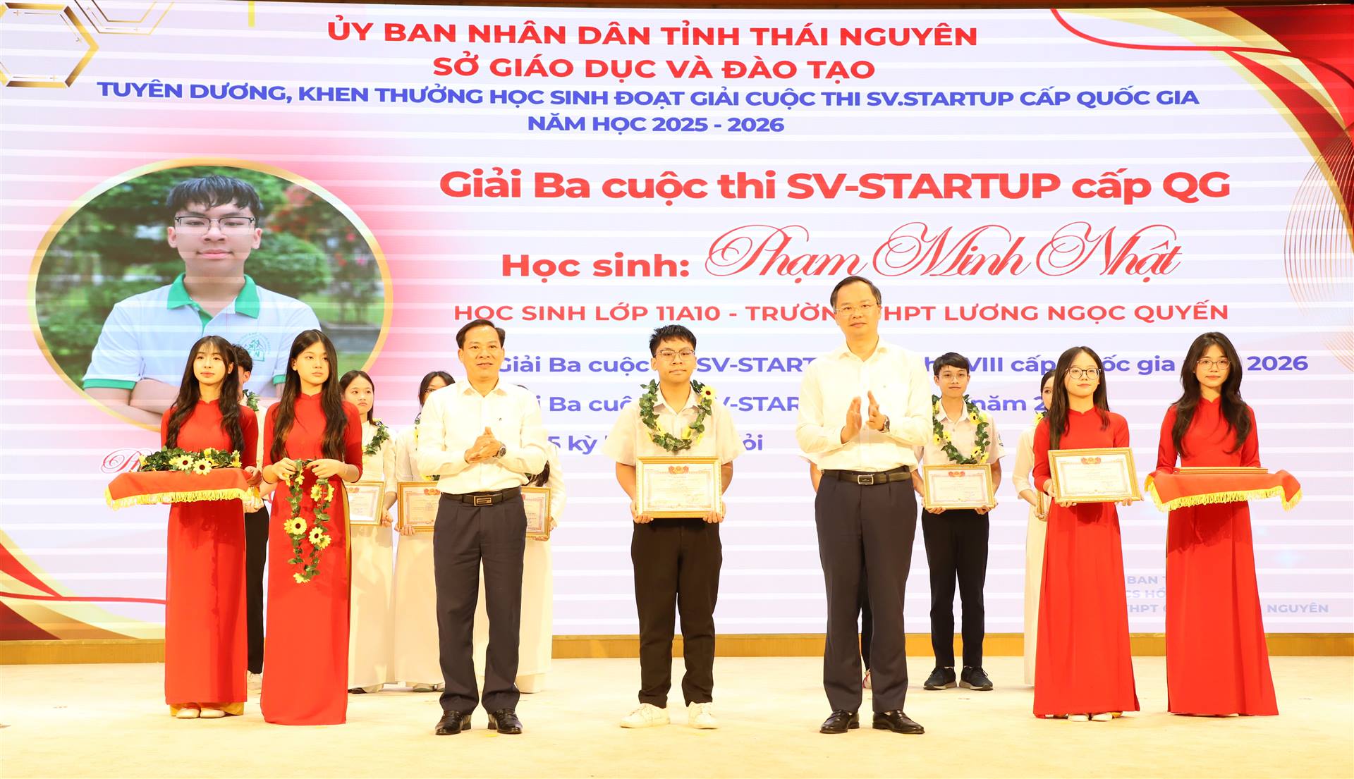 Anh-tin-bai