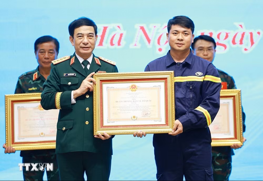 Anh-tin-bai