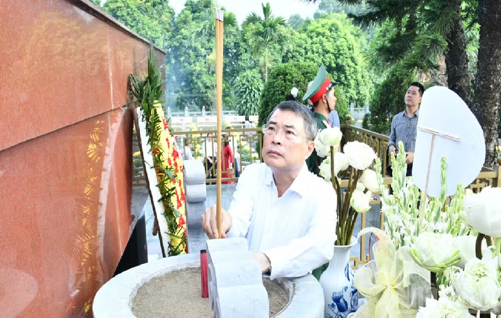 Anh-tin-bai