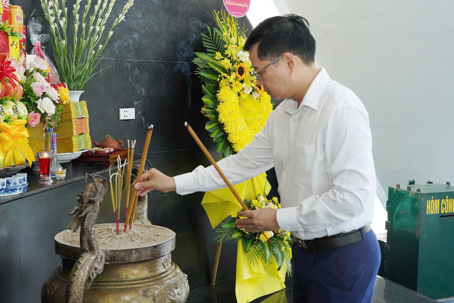 Anh-tin-bai