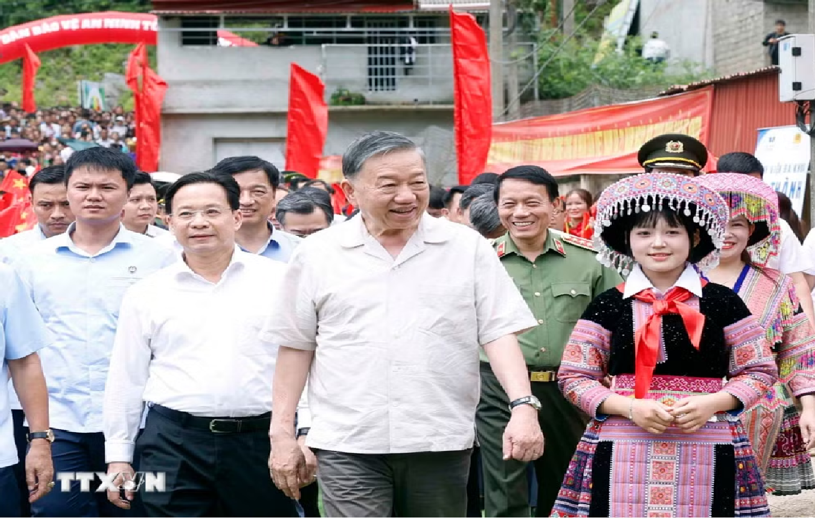 Anh-tin-bai