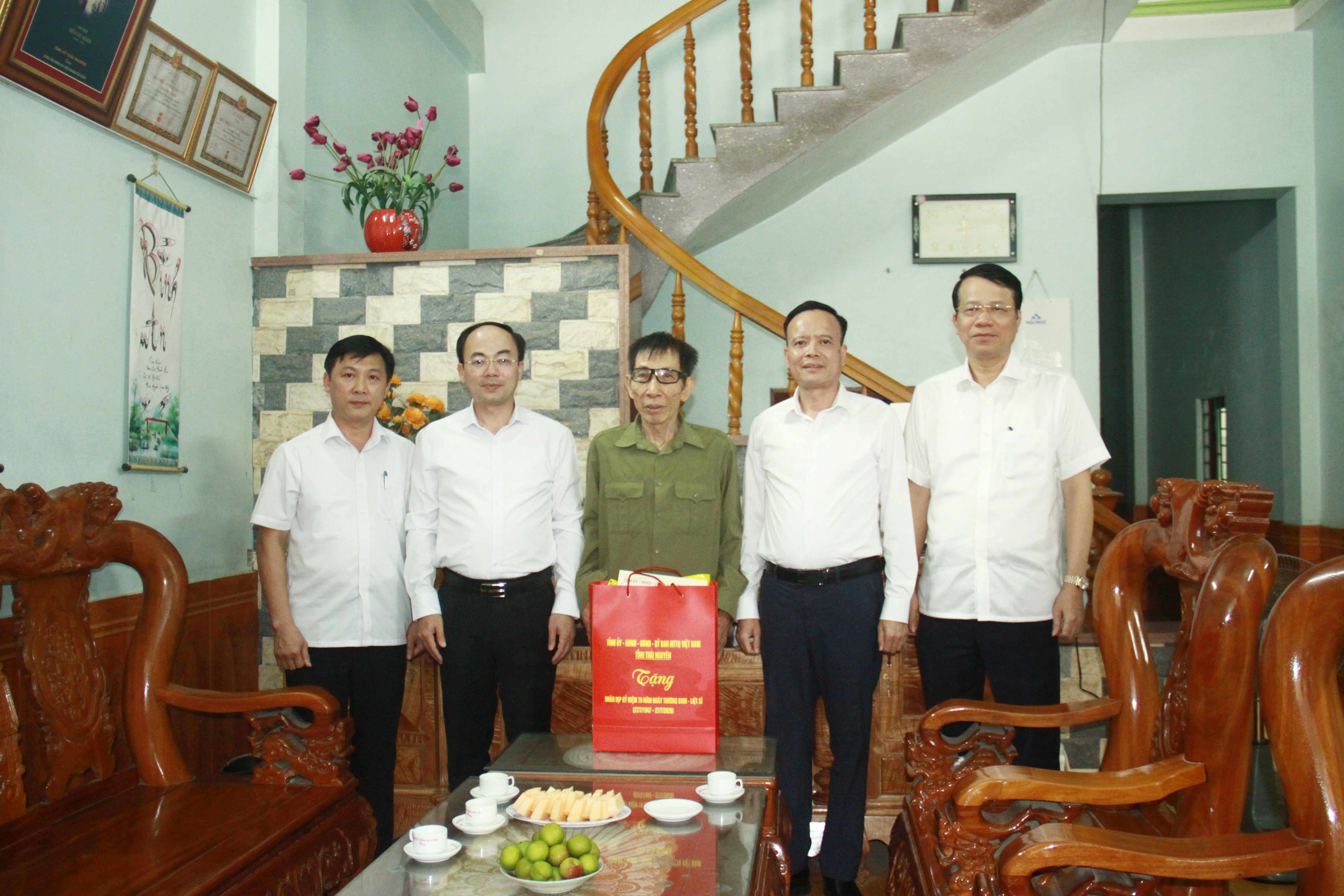 Anh-tin-bai