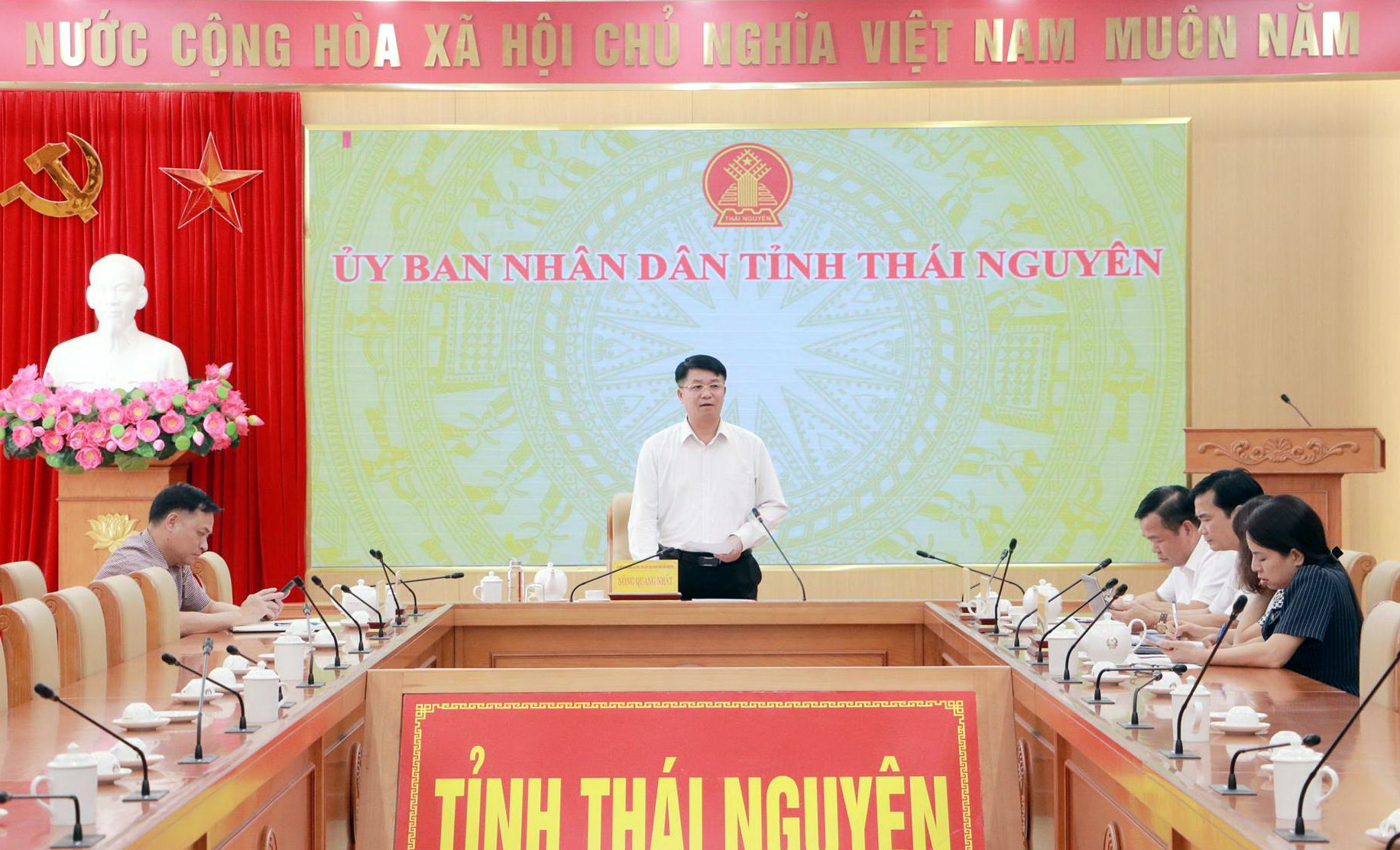 Anh-tin-bai