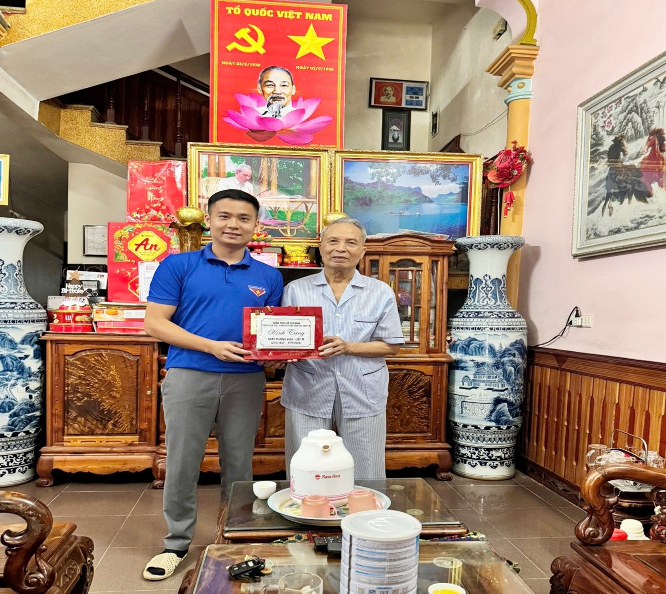 Anh-tin-bai