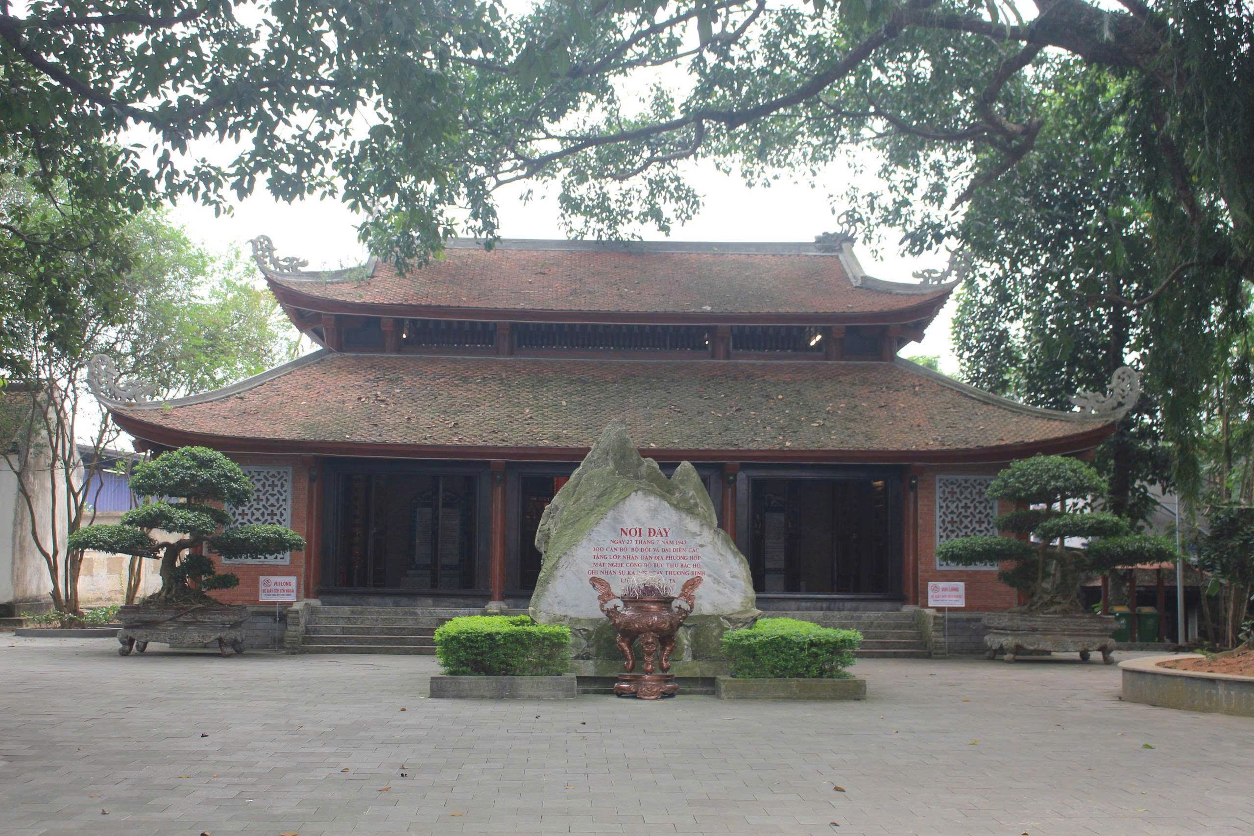 Anh-tin-bai