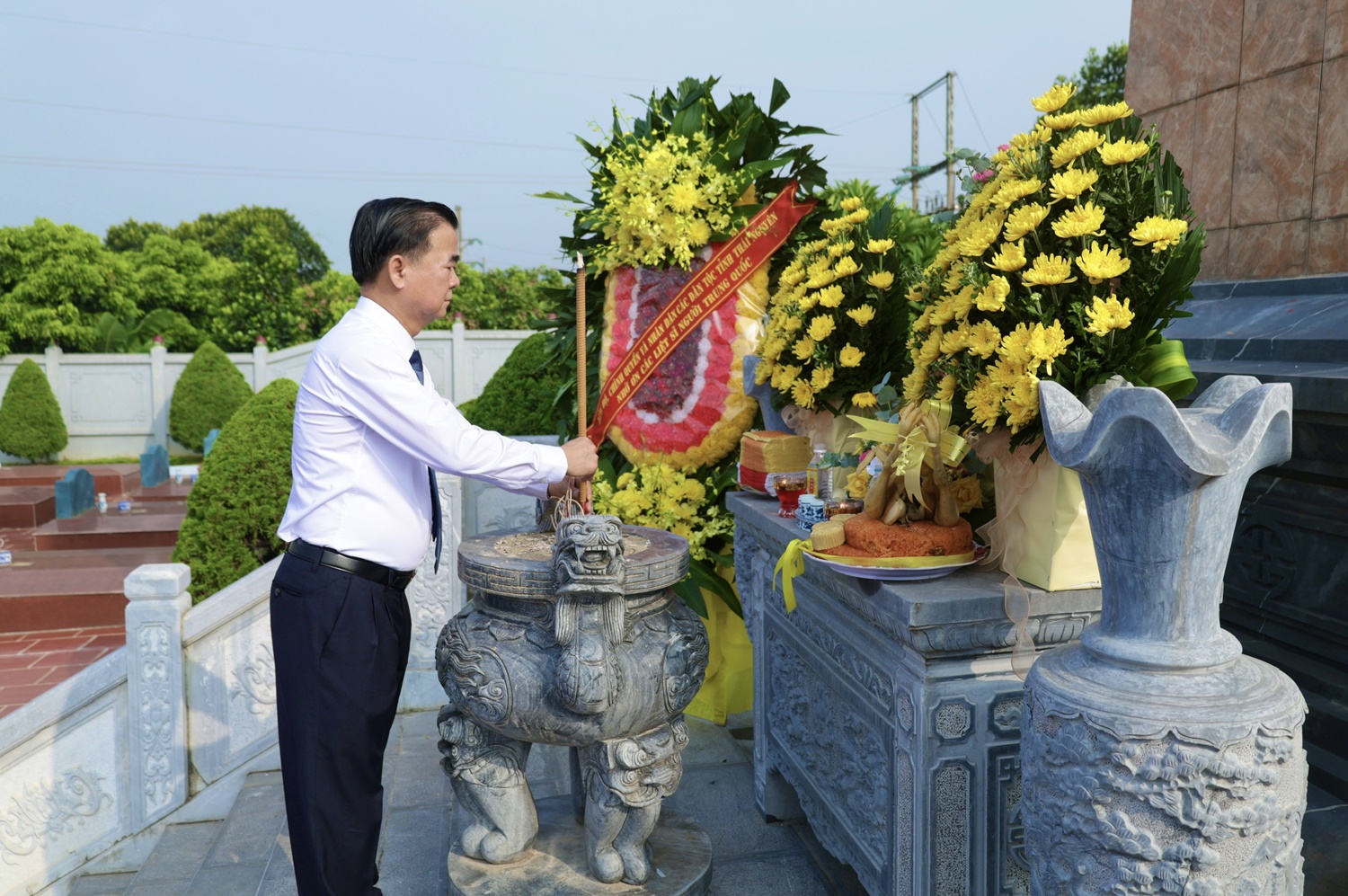 Anh-tin-bai