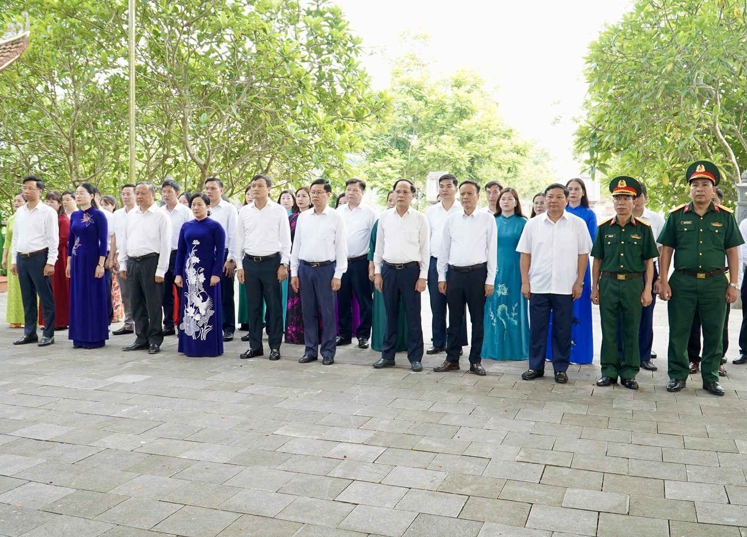 Anh-tin-bai