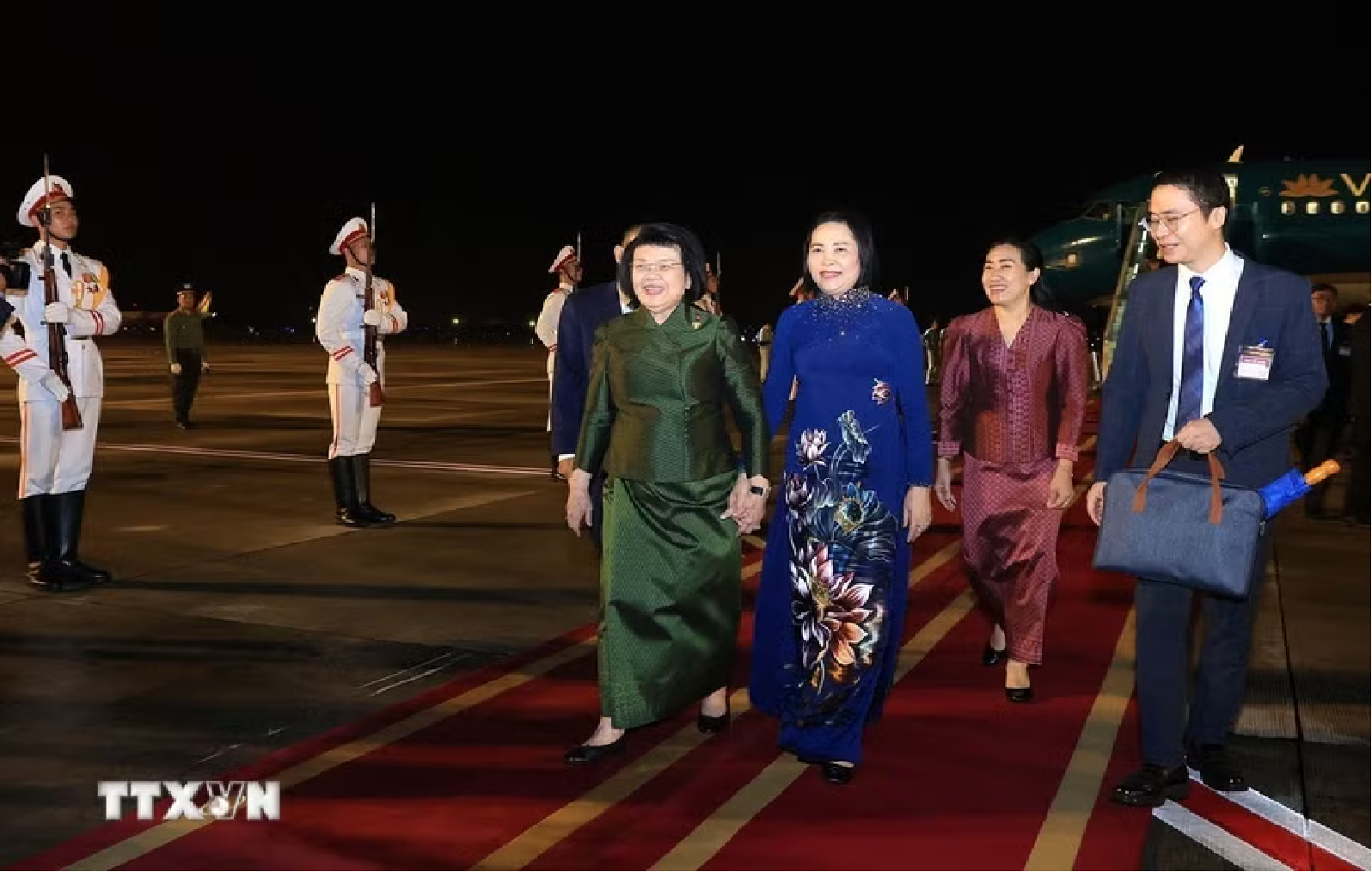 Anh-tin-bai