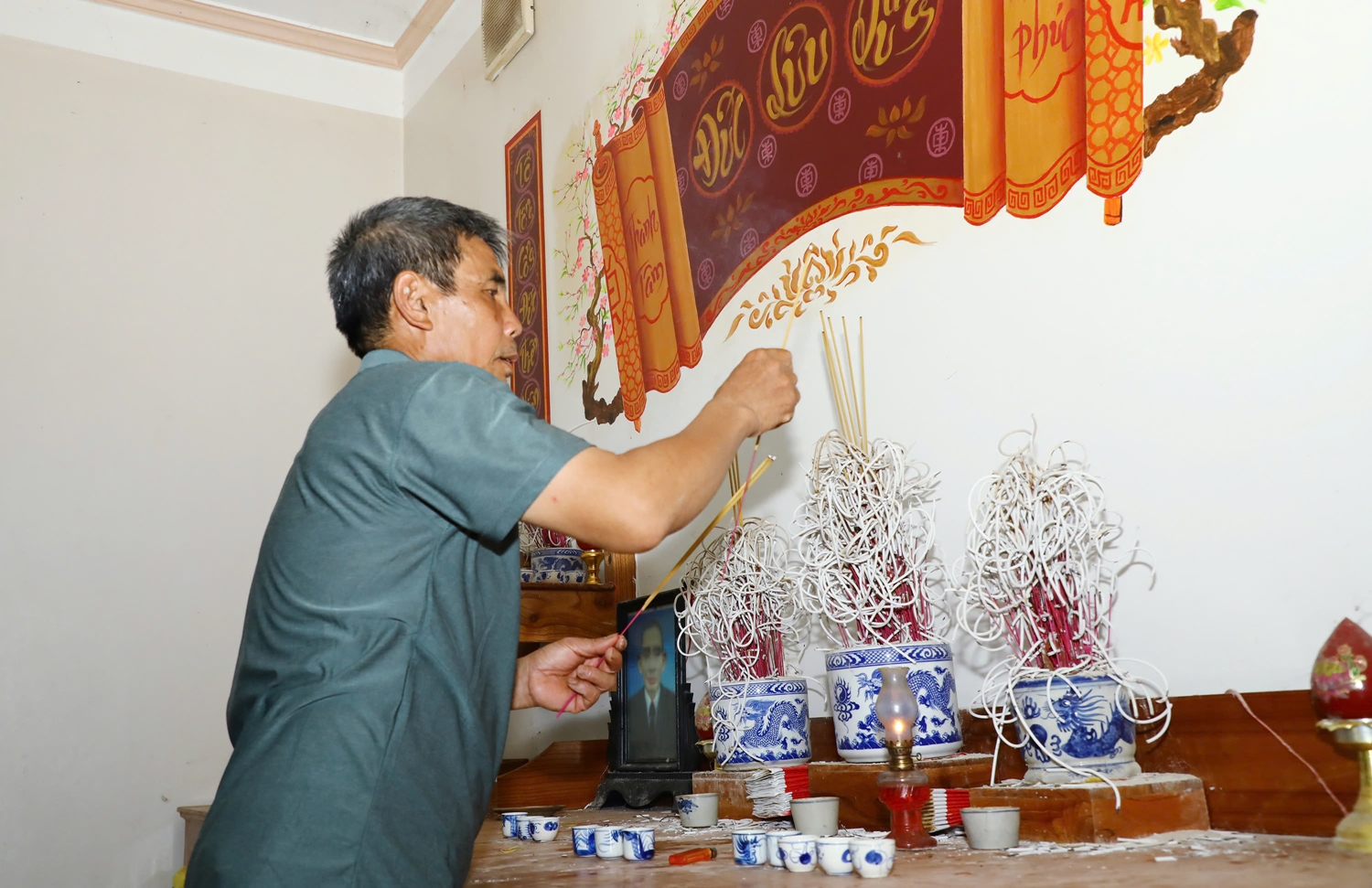 Anh-tin-bai