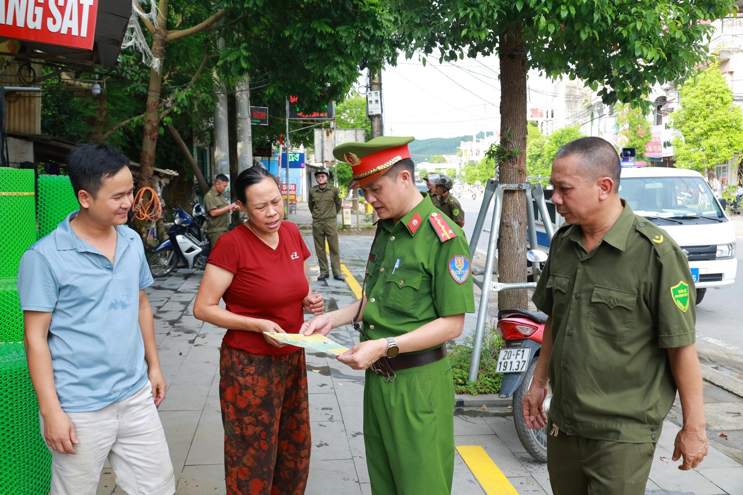 Anh-tin-bai