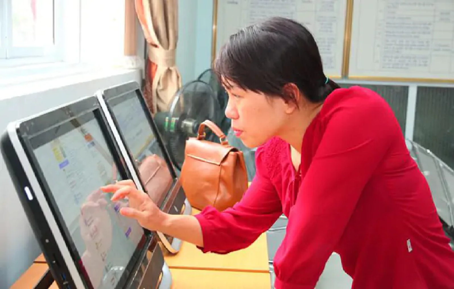 Anh-tin-bai