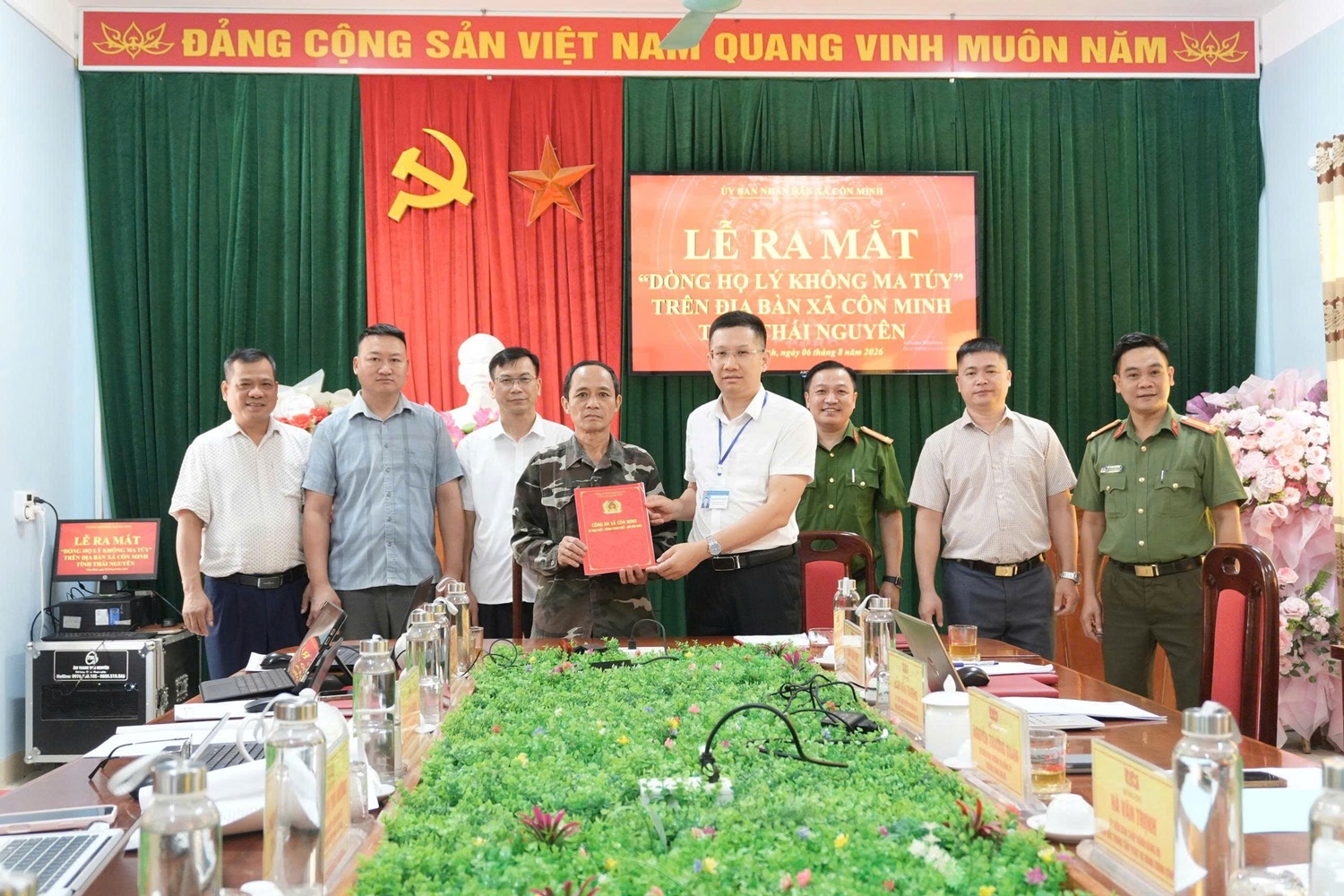 Anh-tin-bai