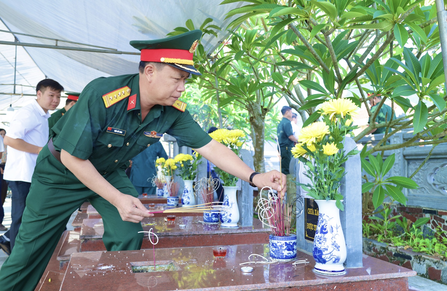 Anh-tin-bai