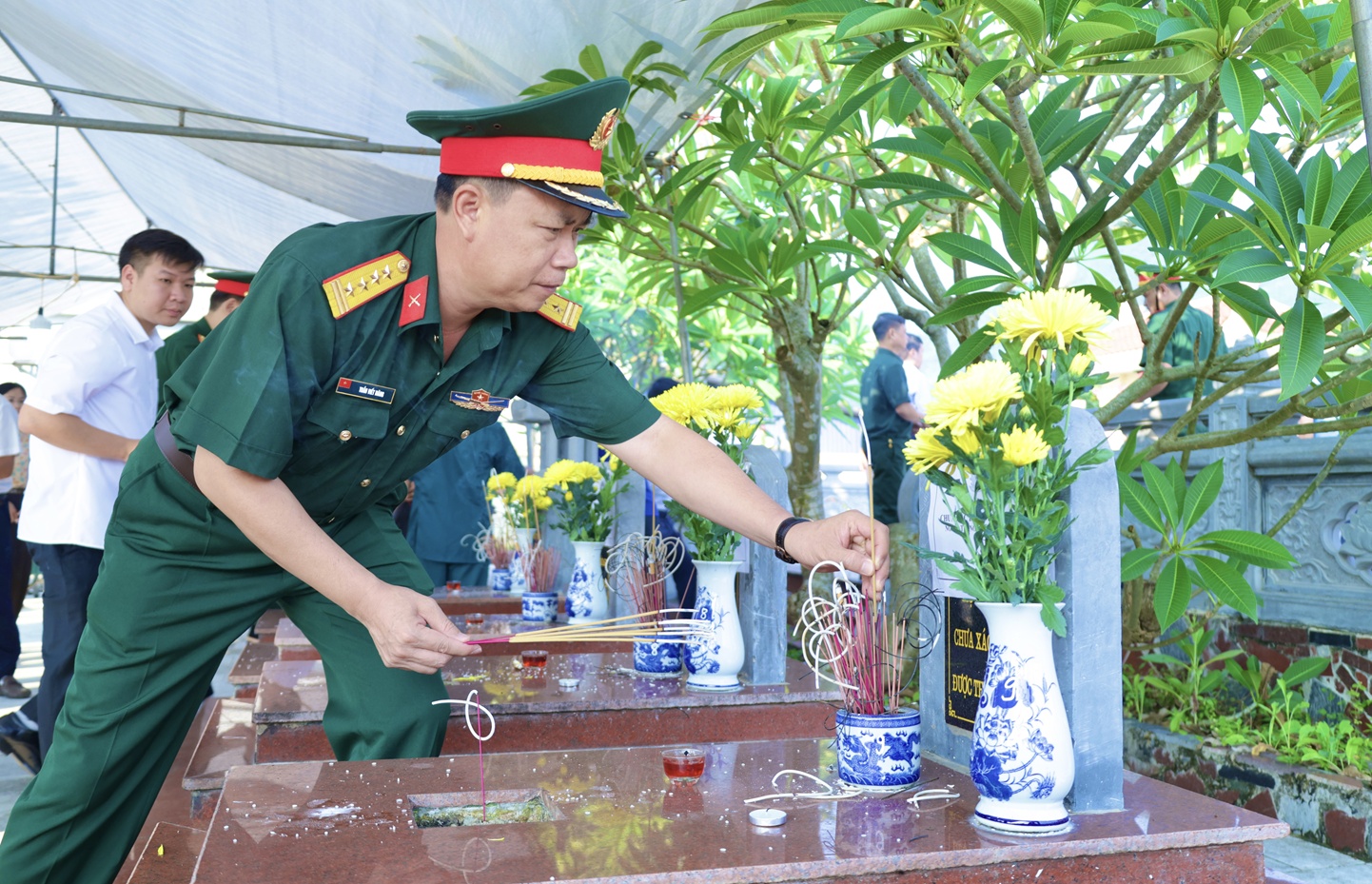 Anh-tin-bai