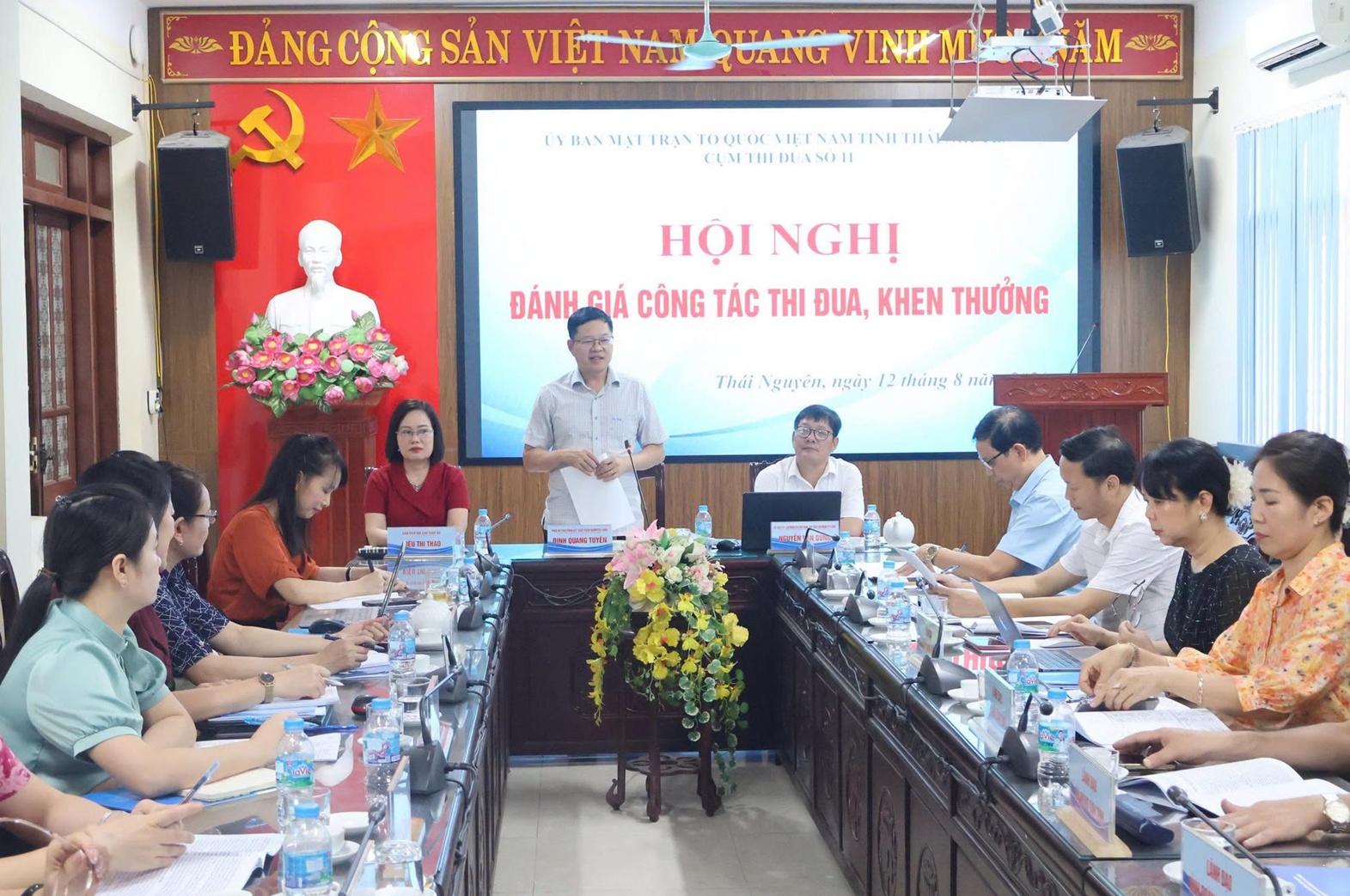 Anh-tin-bai