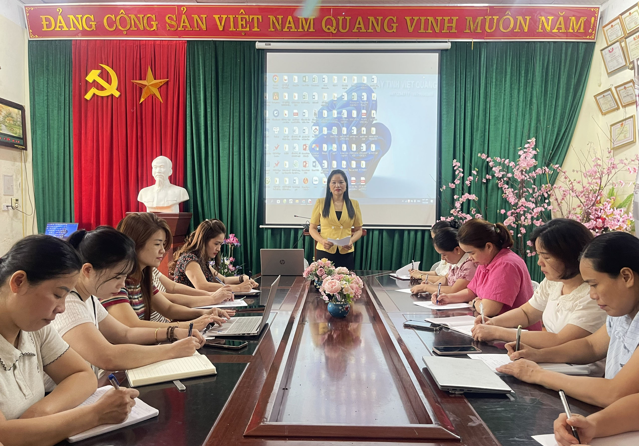Anh-tin-bai