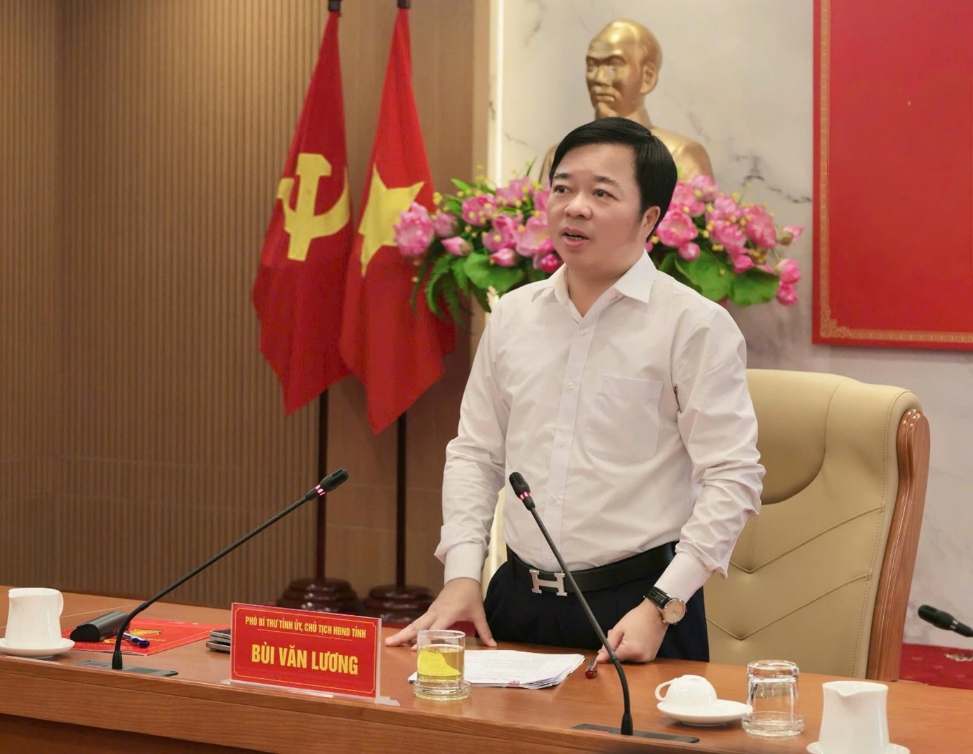 Anh-tin-bai