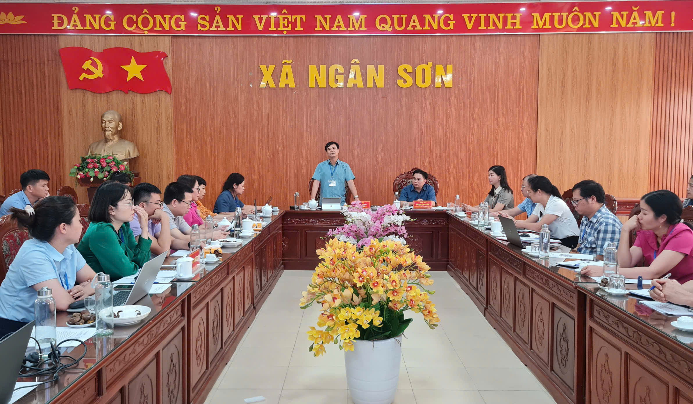 Anh-tin-bai